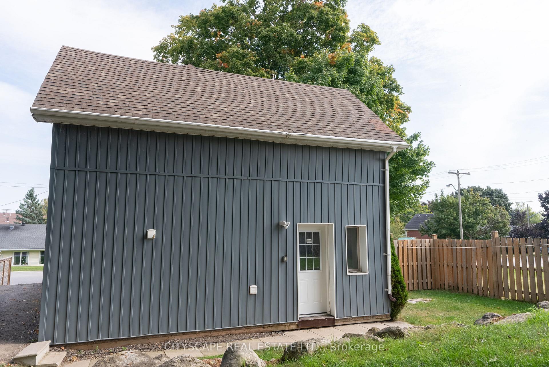 Photo 4 of 408 William Street, Shelburne — HOMEH