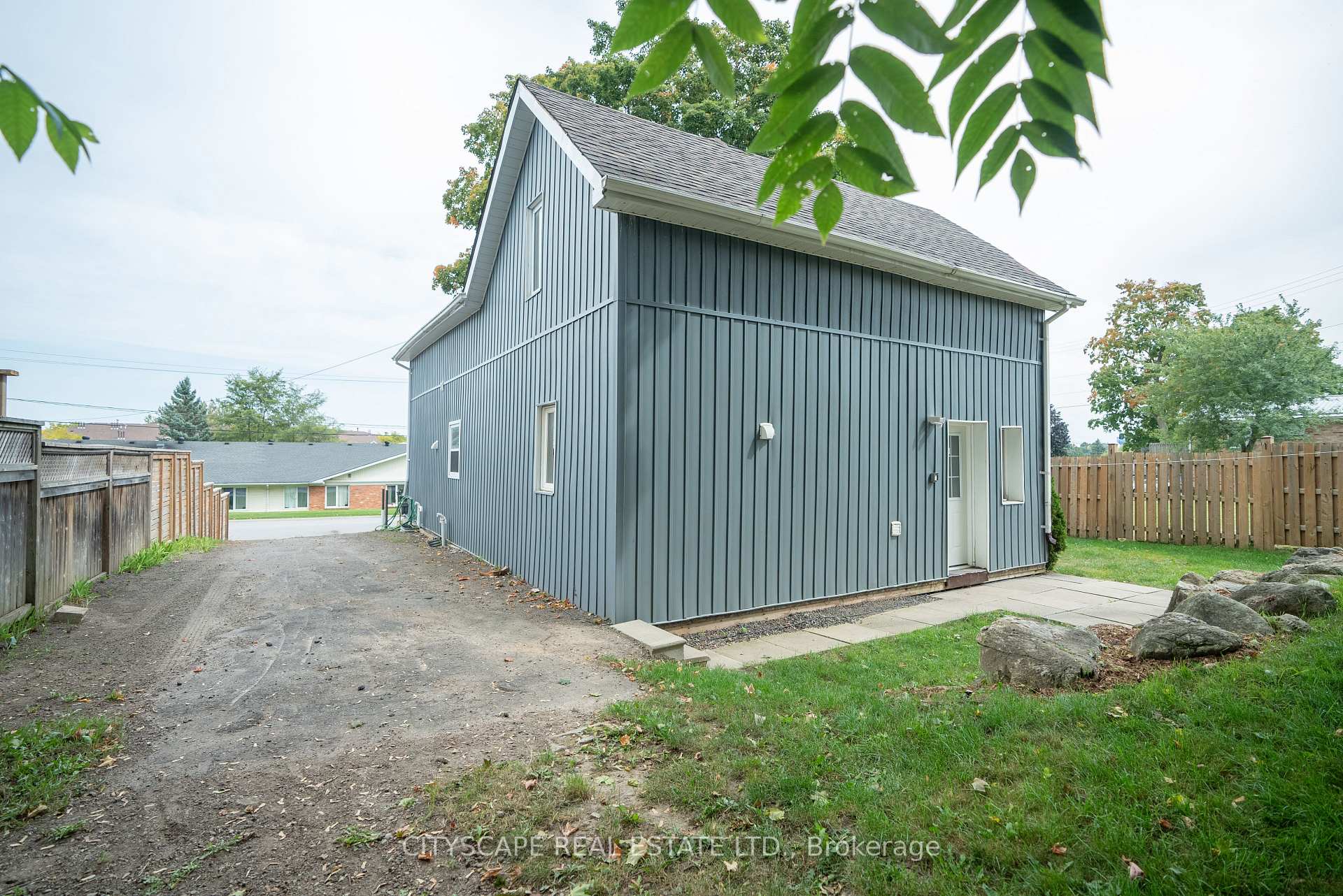 Photo 5 of 408 William Street, Shelburne — HOMEH