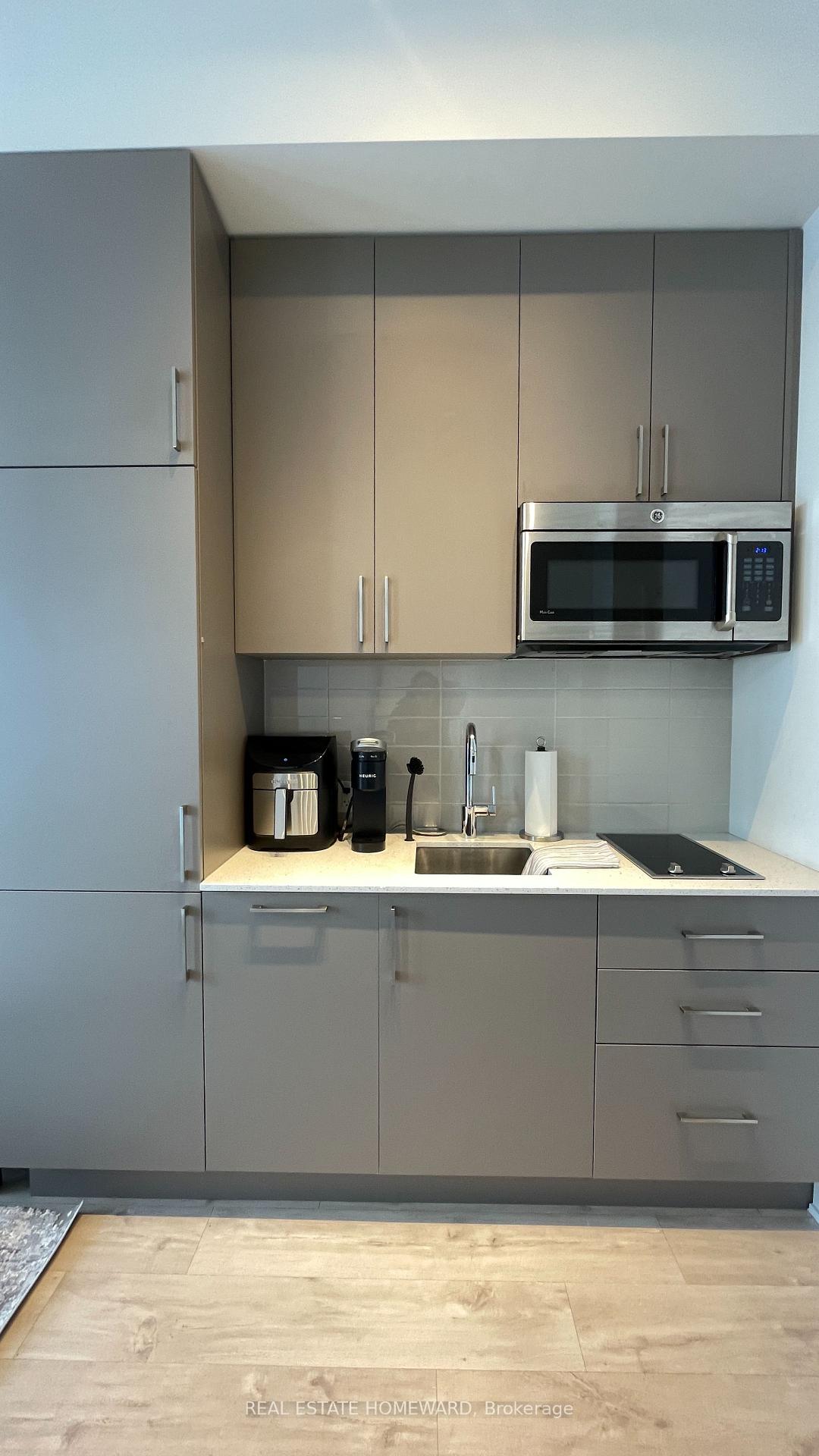 Photo 13 of Unit 813W, 27 Bathurst Street, Toronto, Waterfront Communities — HOMEH