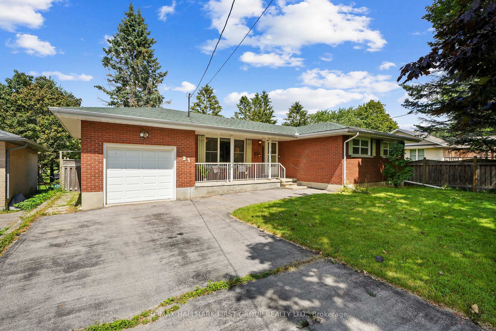 Photo 3 of 21 Gardiner Crescent, Cobourg — HOMEH