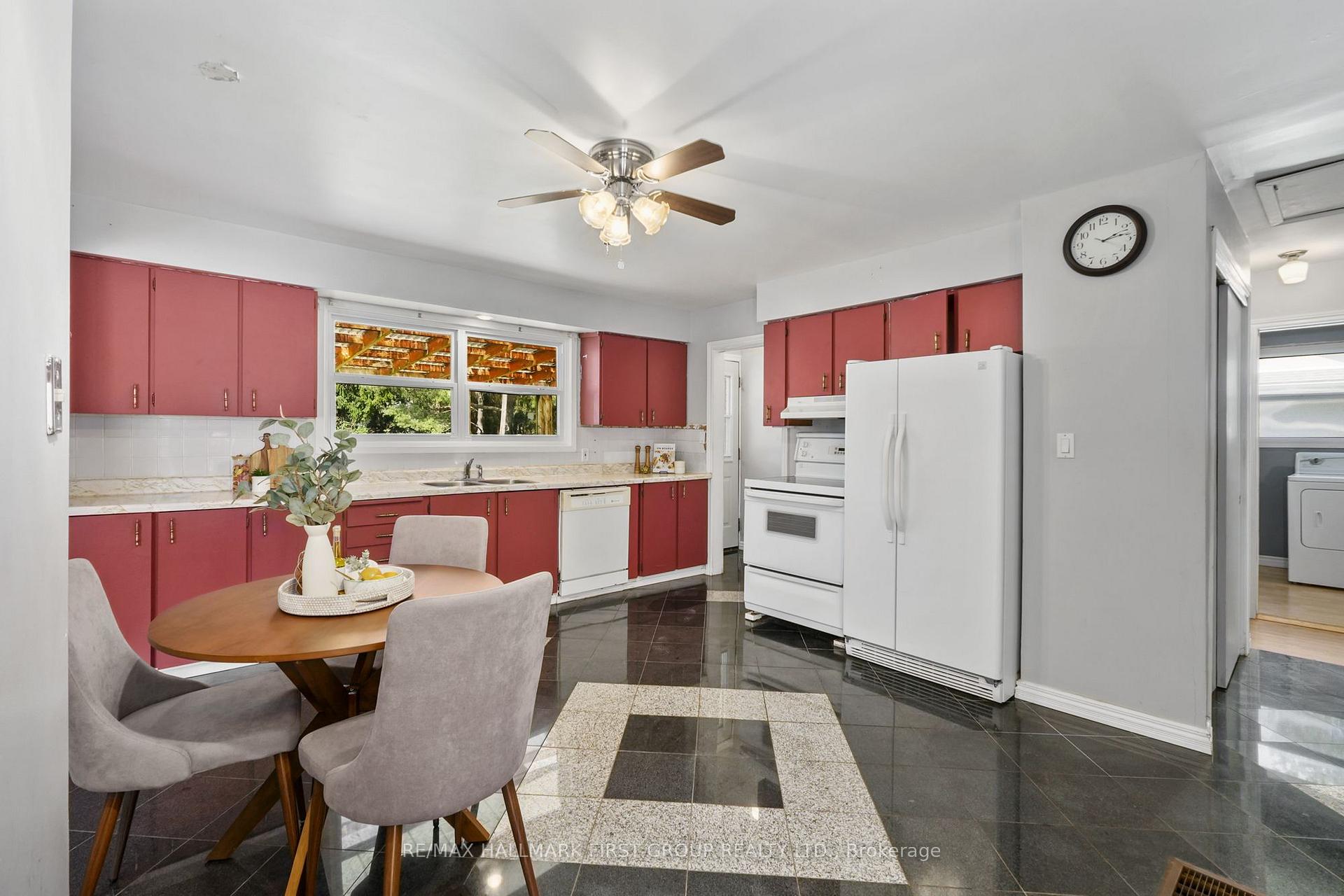 Photo 11 of 21 Gardiner Crescent, Cobourg — HOMEH