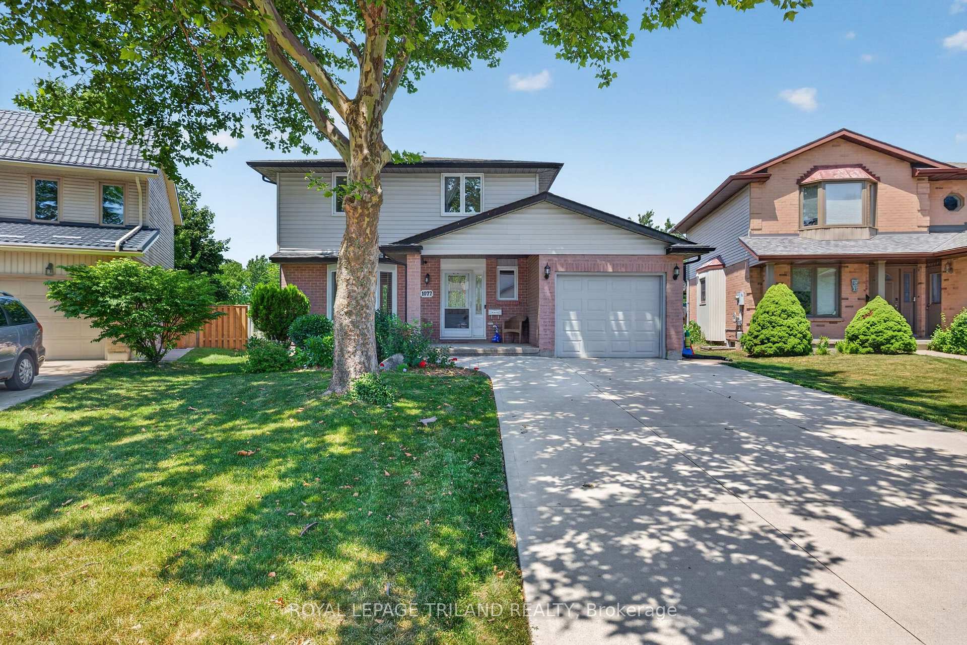 Photo 2 of 1077 Mahogany Crescent, London, North P — HOMEH