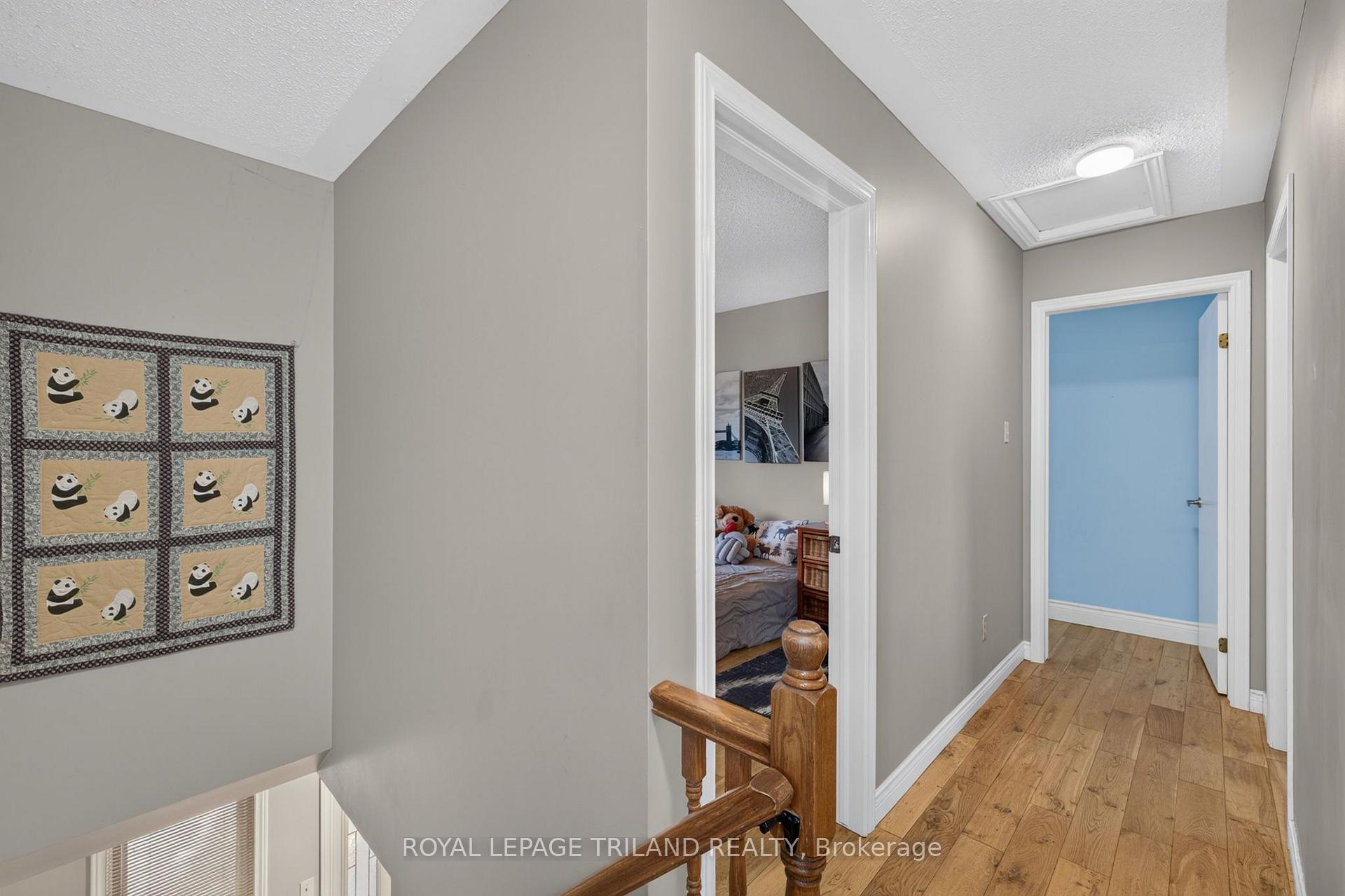 Photo 19 of 1077 Mahogany Crescent, London, North P — HOMEH
