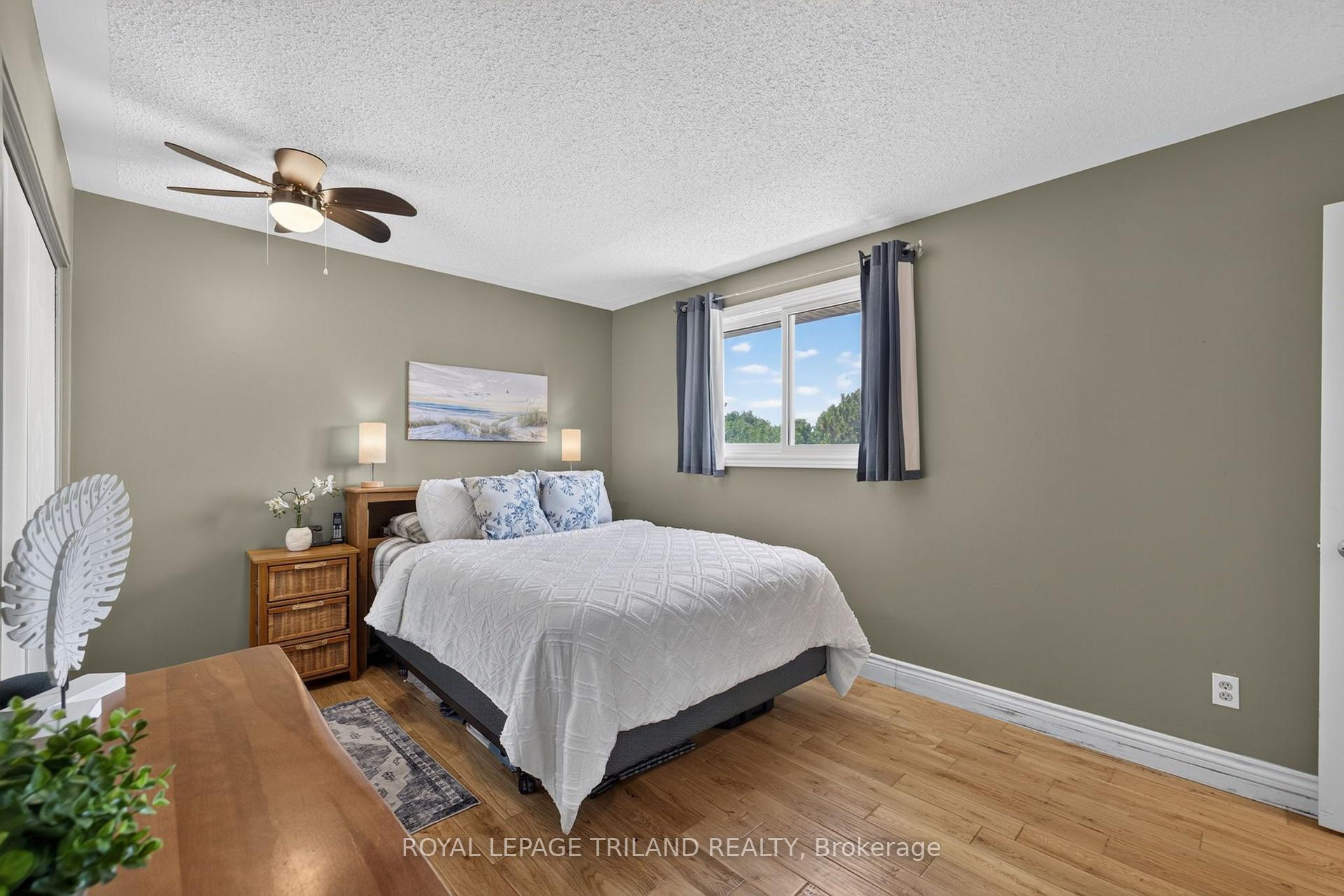 Photo 20 of 1077 Mahogany Crescent, London, North P — HOMEH