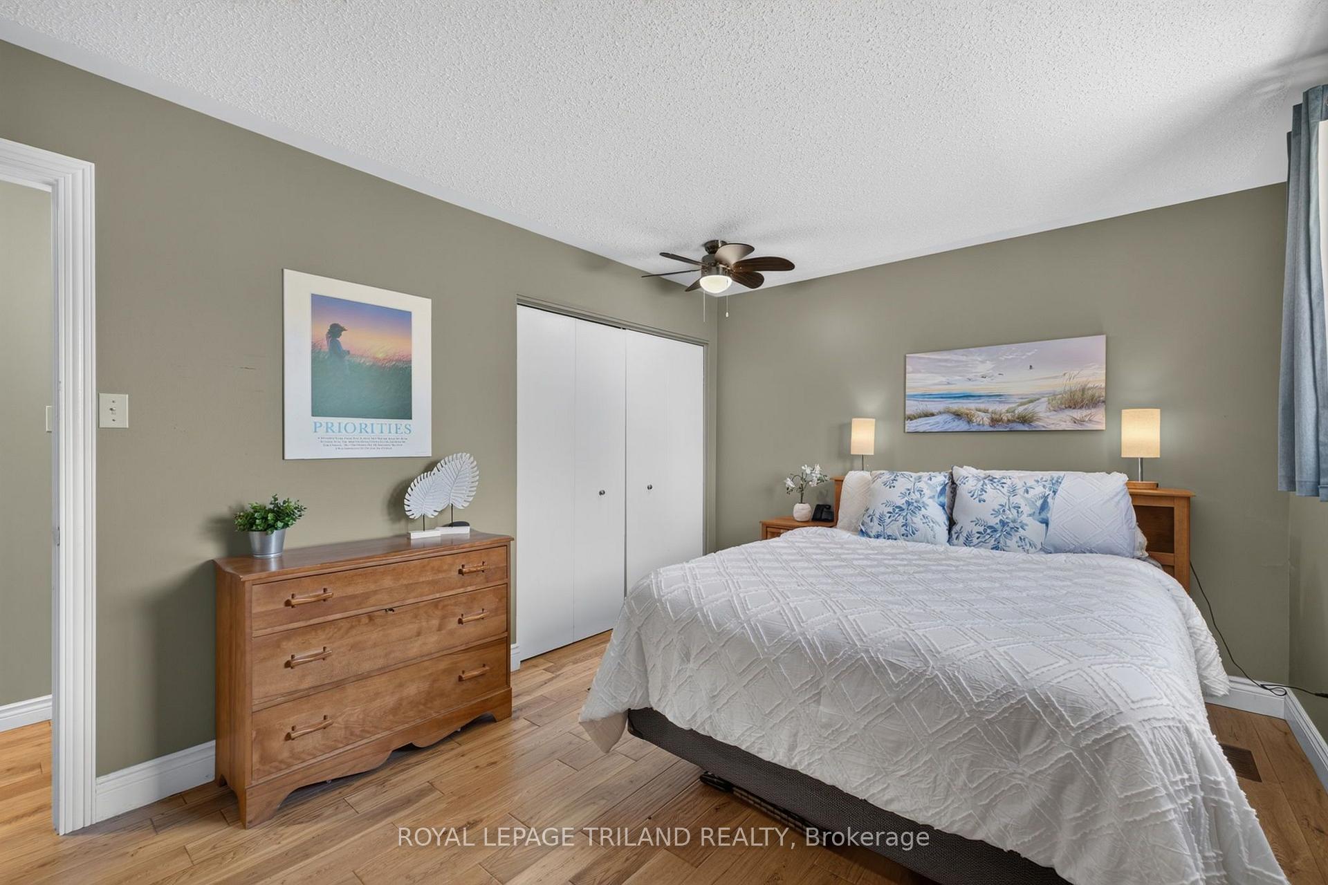 Photo 21 of 1077 Mahogany Crescent, London, North P — HOMEH