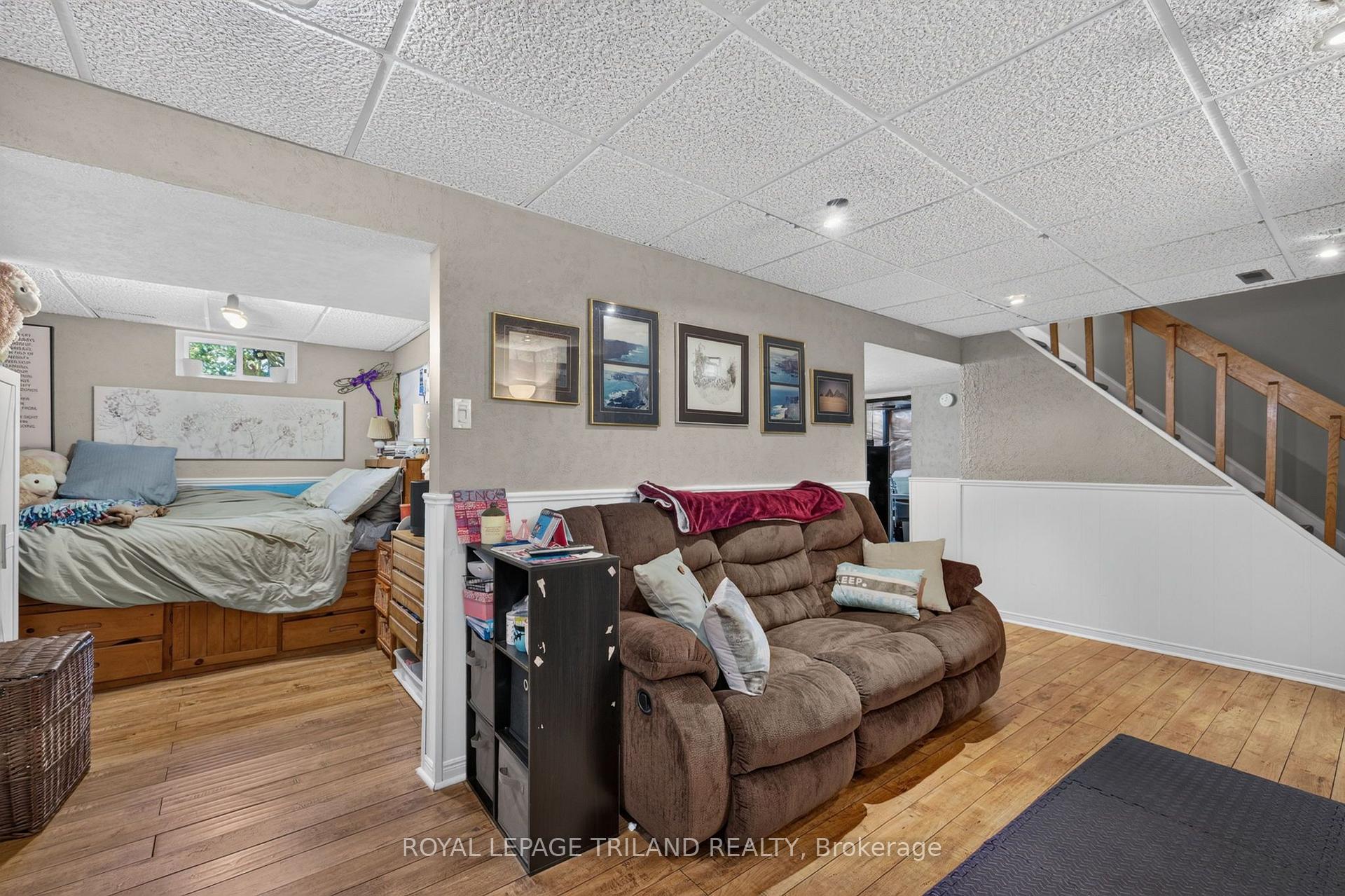 Photo 30 of 1077 Mahogany Crescent, London, North P — HOMEH