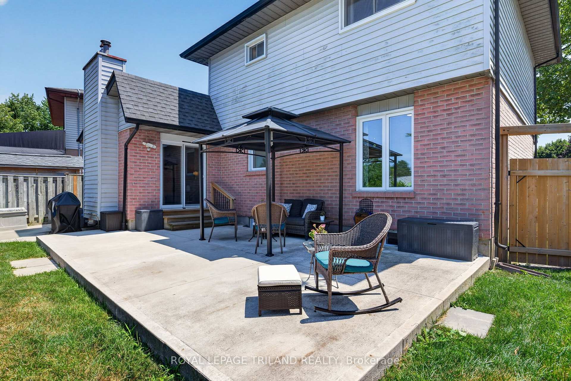 Photo 34 of 1077 Mahogany Crescent, London, North P — HOMEH