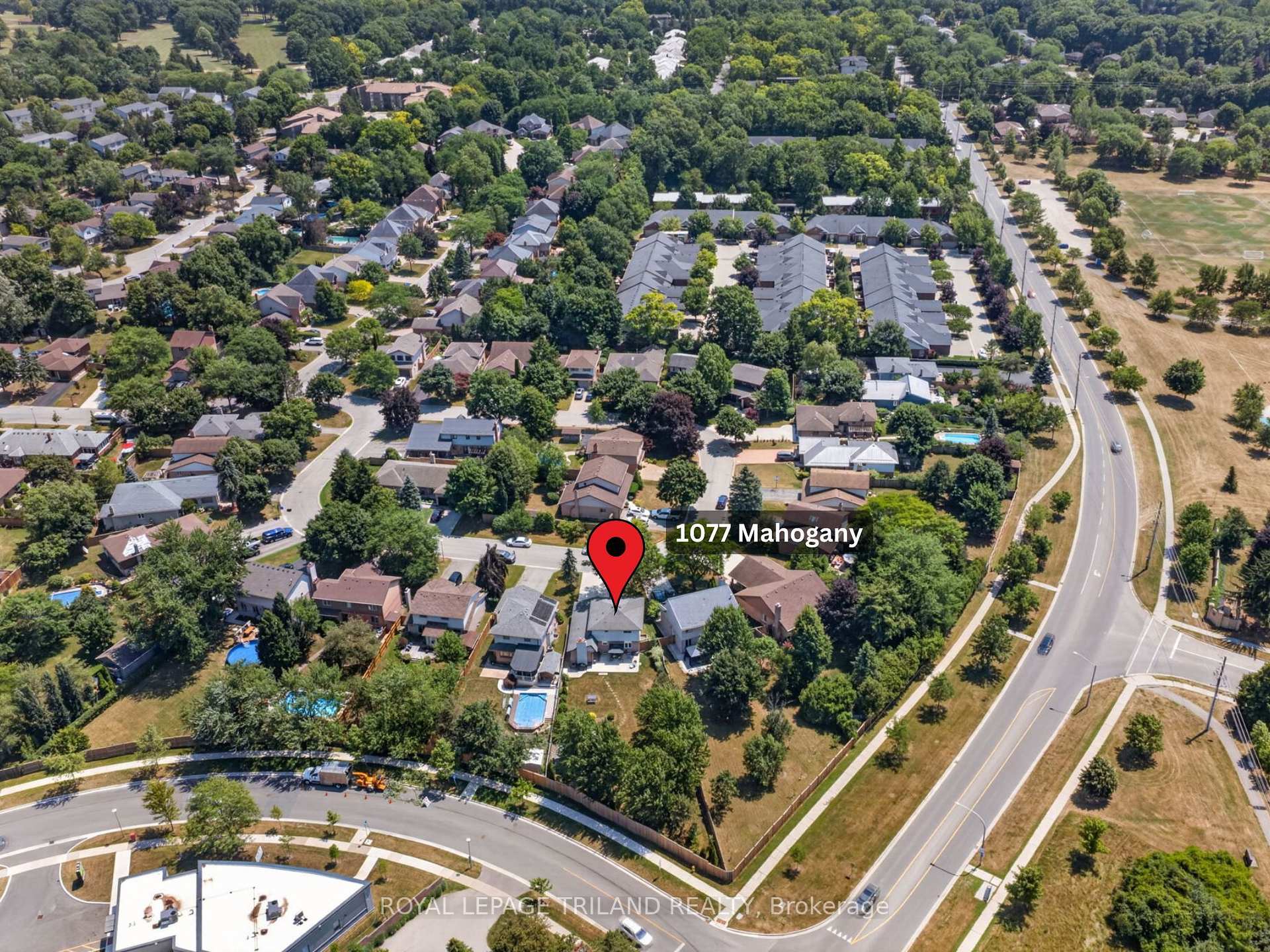 Photo 41 of 1077 Mahogany Crescent, London, North P — HOMEH