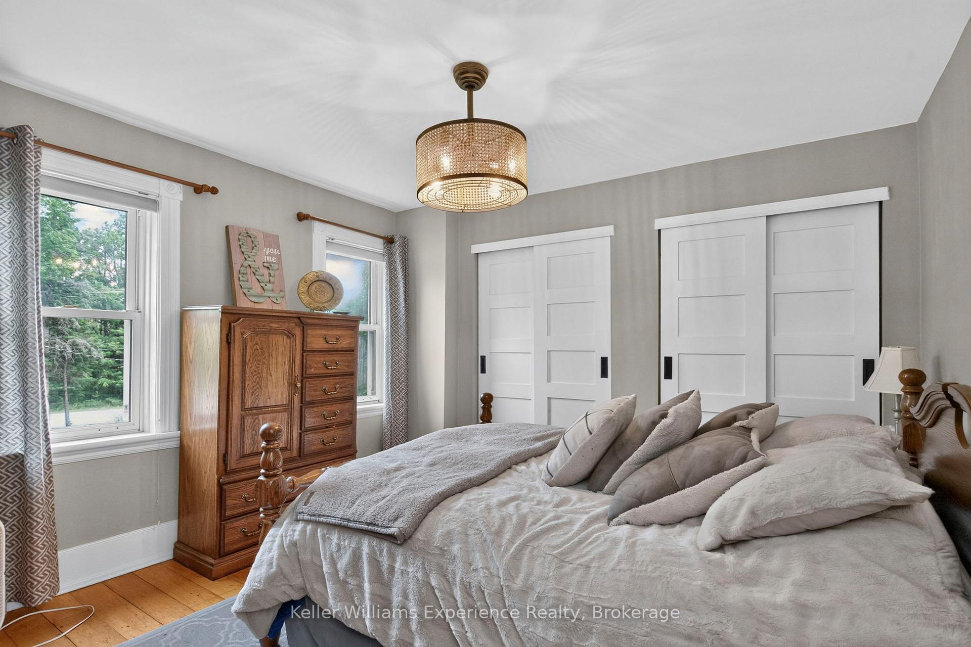 Photo 11 of 3744 Flos 4 Road W, Springwater, Rural Springwater — HOMEH