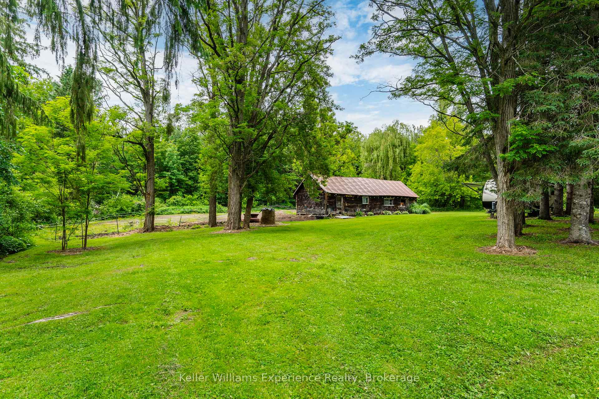 Photo 20 of 3744 Flos 4 Road W, Springwater, Rural Springwater — HOMEH