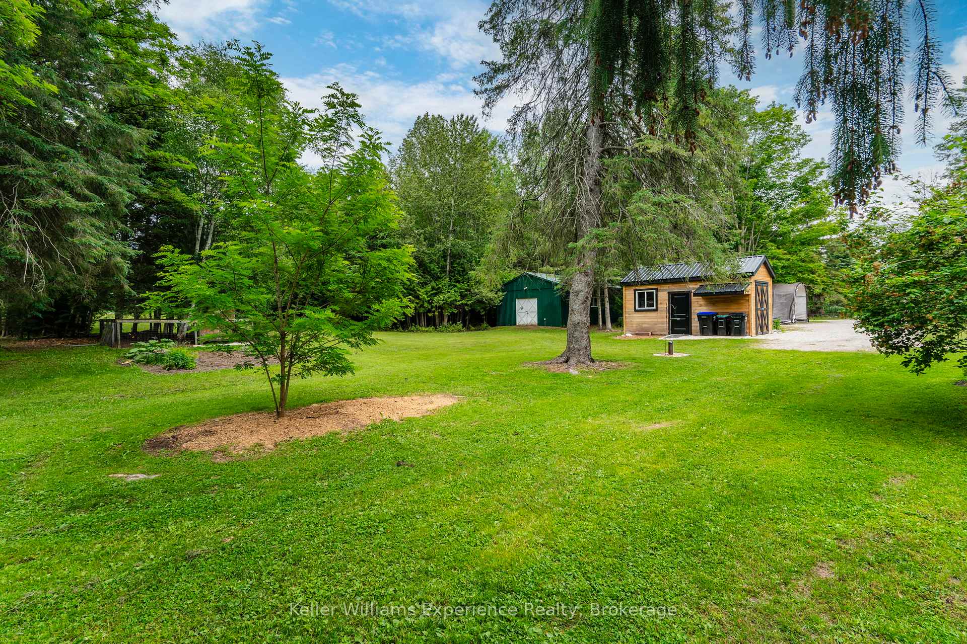 Photo 21 of 3744 Flos 4 Road W, Springwater, Rural Springwater — HOMEH