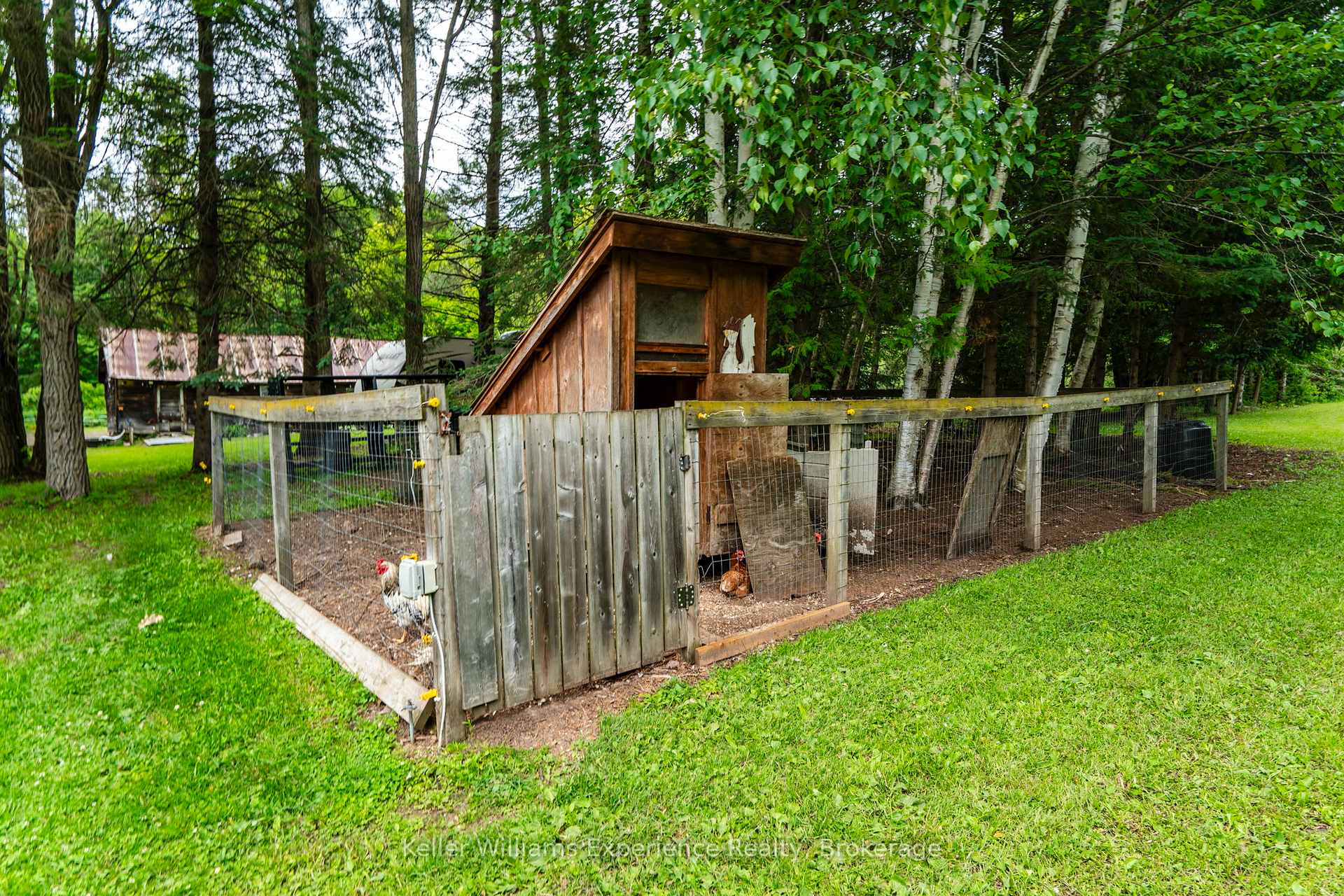 Photo 26 of 3744 Flos 4 Road W, Springwater, Rural Springwater — HOMEH