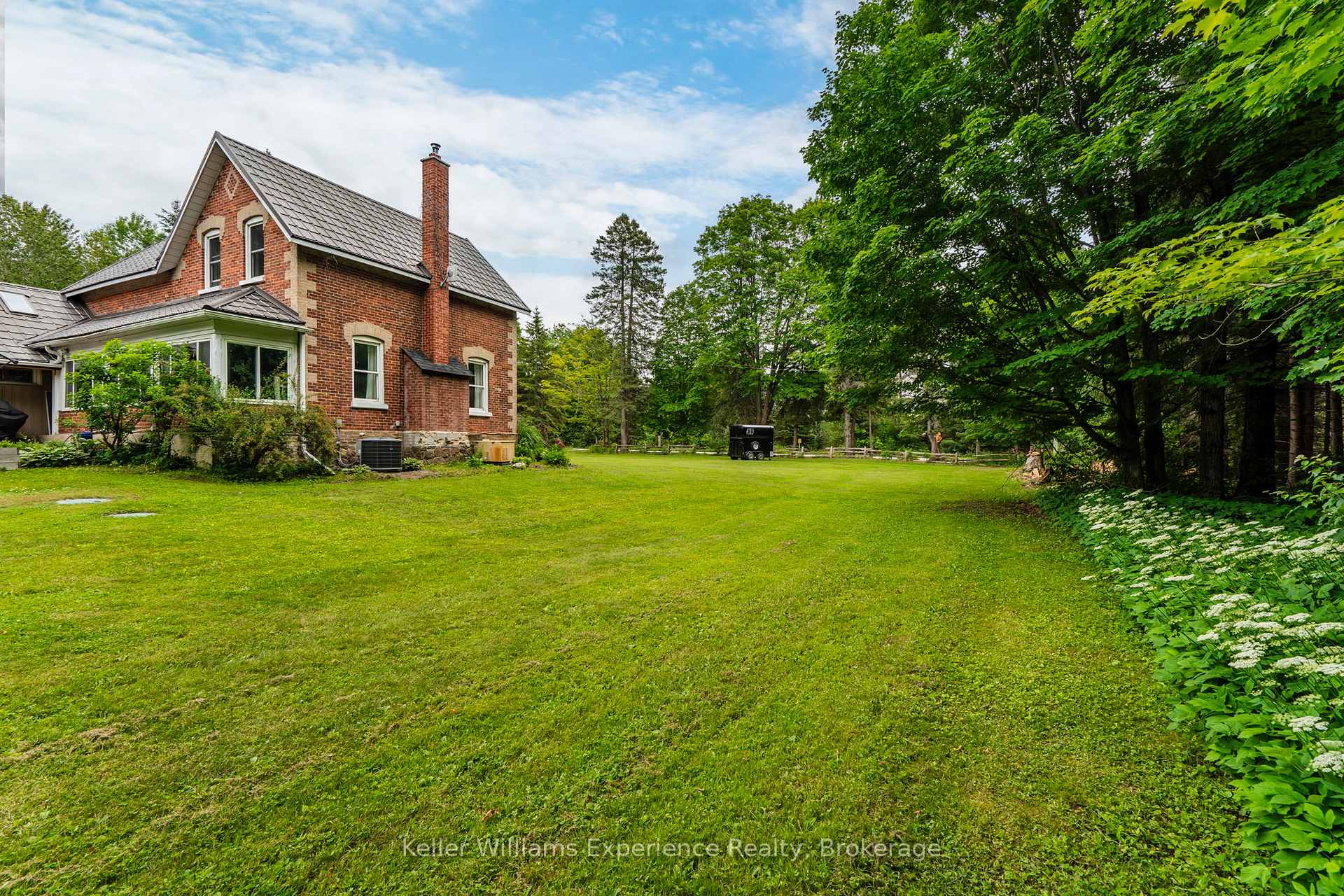Photo 27 of 3744 Flos 4 Road W, Springwater, Rural Springwater — HOMEH