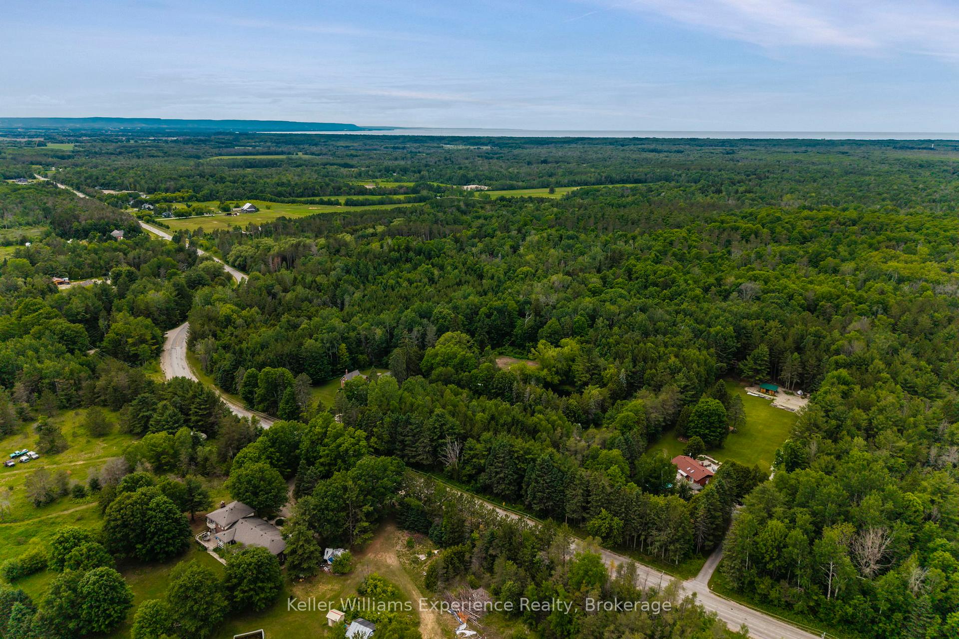 Photo 40 of 3744 Flos 4 Road W, Springwater, Rural Springwater — HOMEH