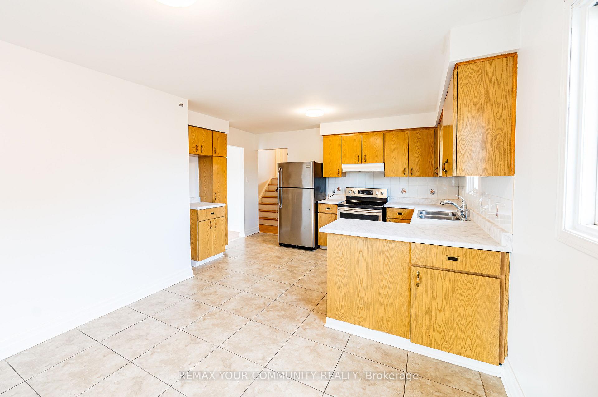 Photo 6 of Unit UPPER, 20 Terra Road, Vaughan, East Woodbridge — HOMEH