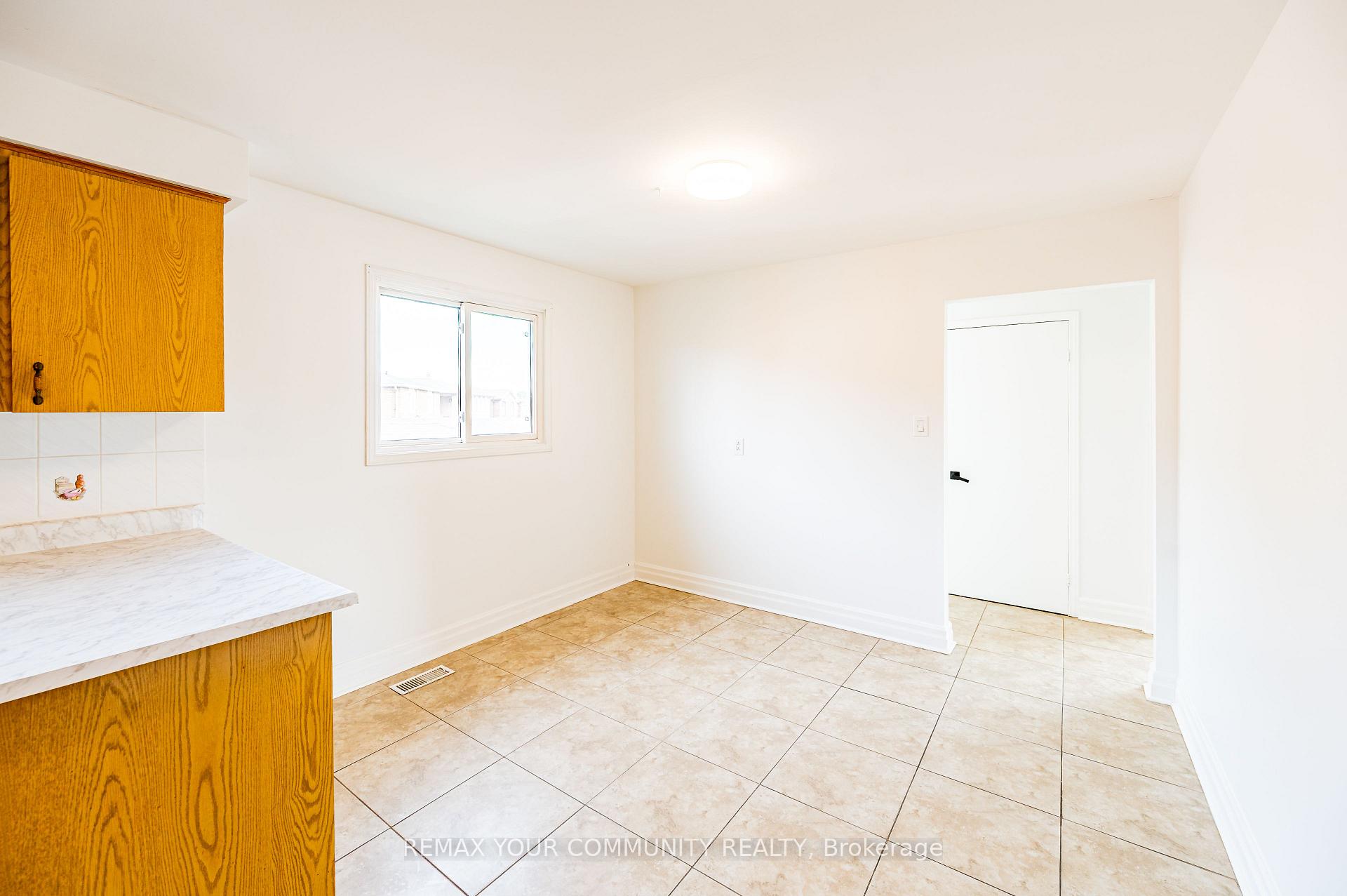 Photo 8 of Unit UPPER, 20 Terra Road, Vaughan, East Woodbridge — HOMEH