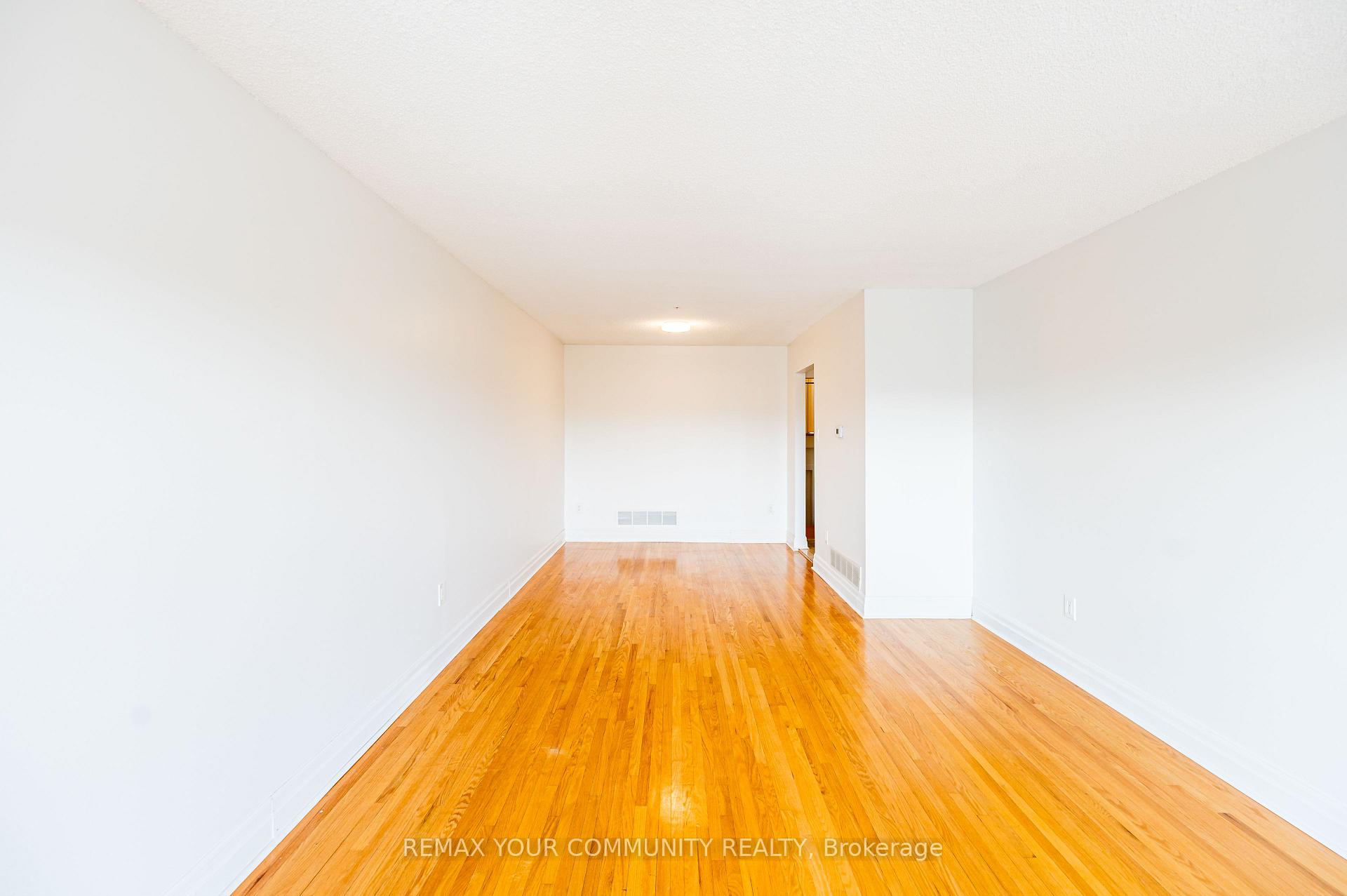 Photo 10 of Unit UPPER, 20 Terra Road, Vaughan, East Woodbridge — HOMEH