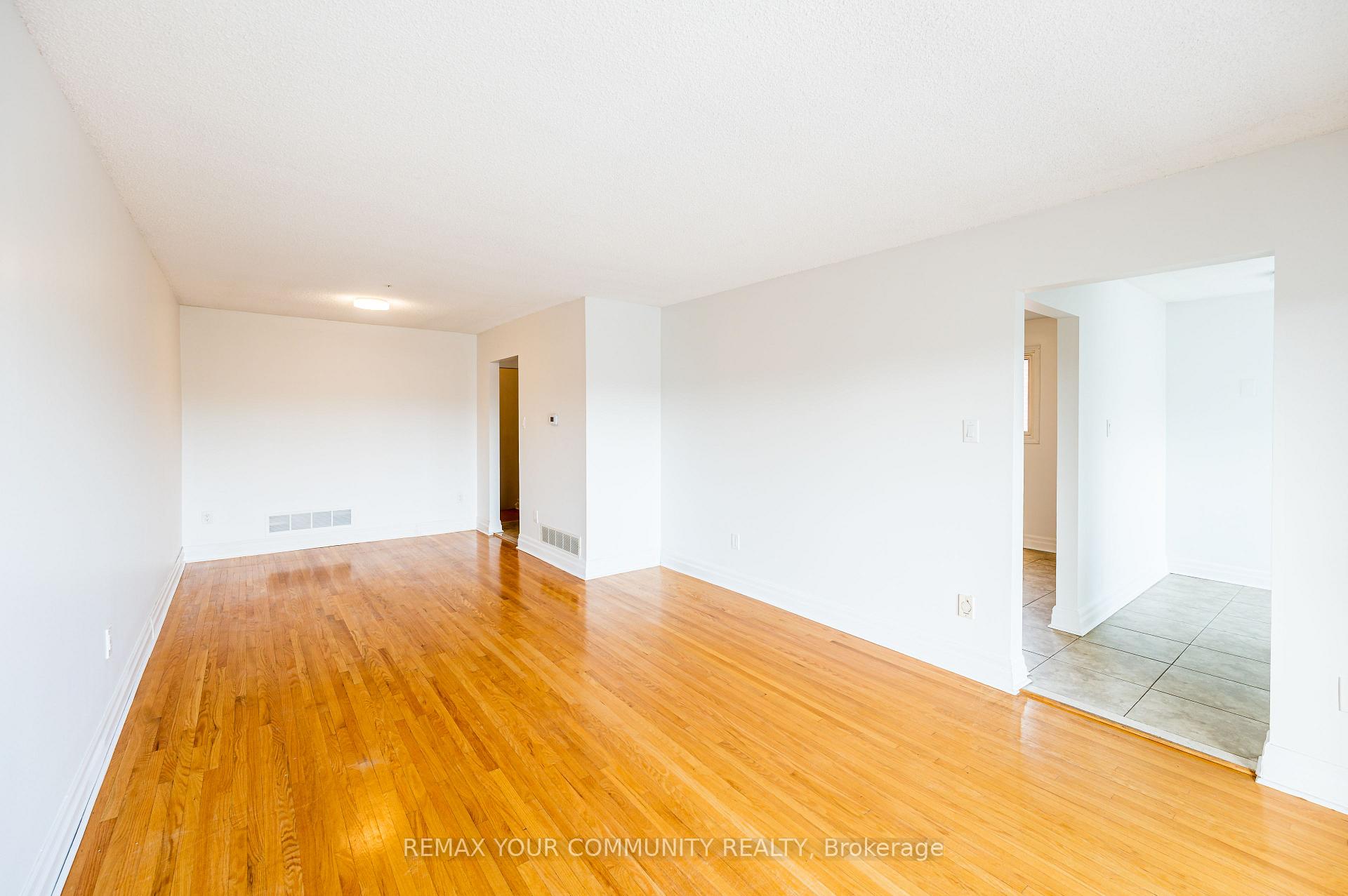 Photo 11 of Unit UPPER, 20 Terra Road, Vaughan, East Woodbridge — HOMEH