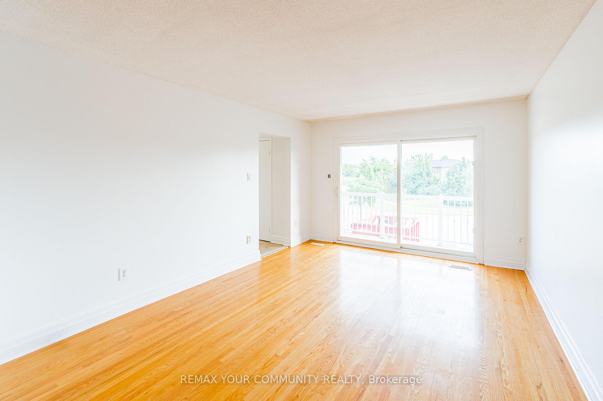 Photo 13 of Unit UPPER, 20 Terra Road, Vaughan, East Woodbridge — HOMEH