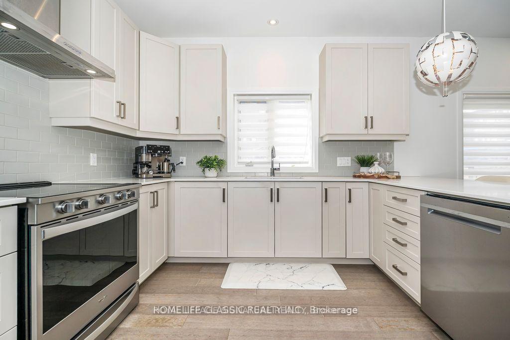 Photo 10 of Unit #174, 30 Times Square Boulevard, Hamilton, Stoney Creek Mountain — HOMEH