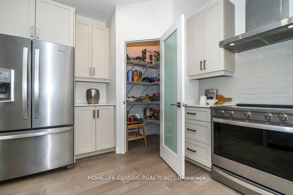 Photo 12 of Unit #174, 30 Times Square Boulevard, Hamilton, Stoney Creek Mountain — HOMEH
