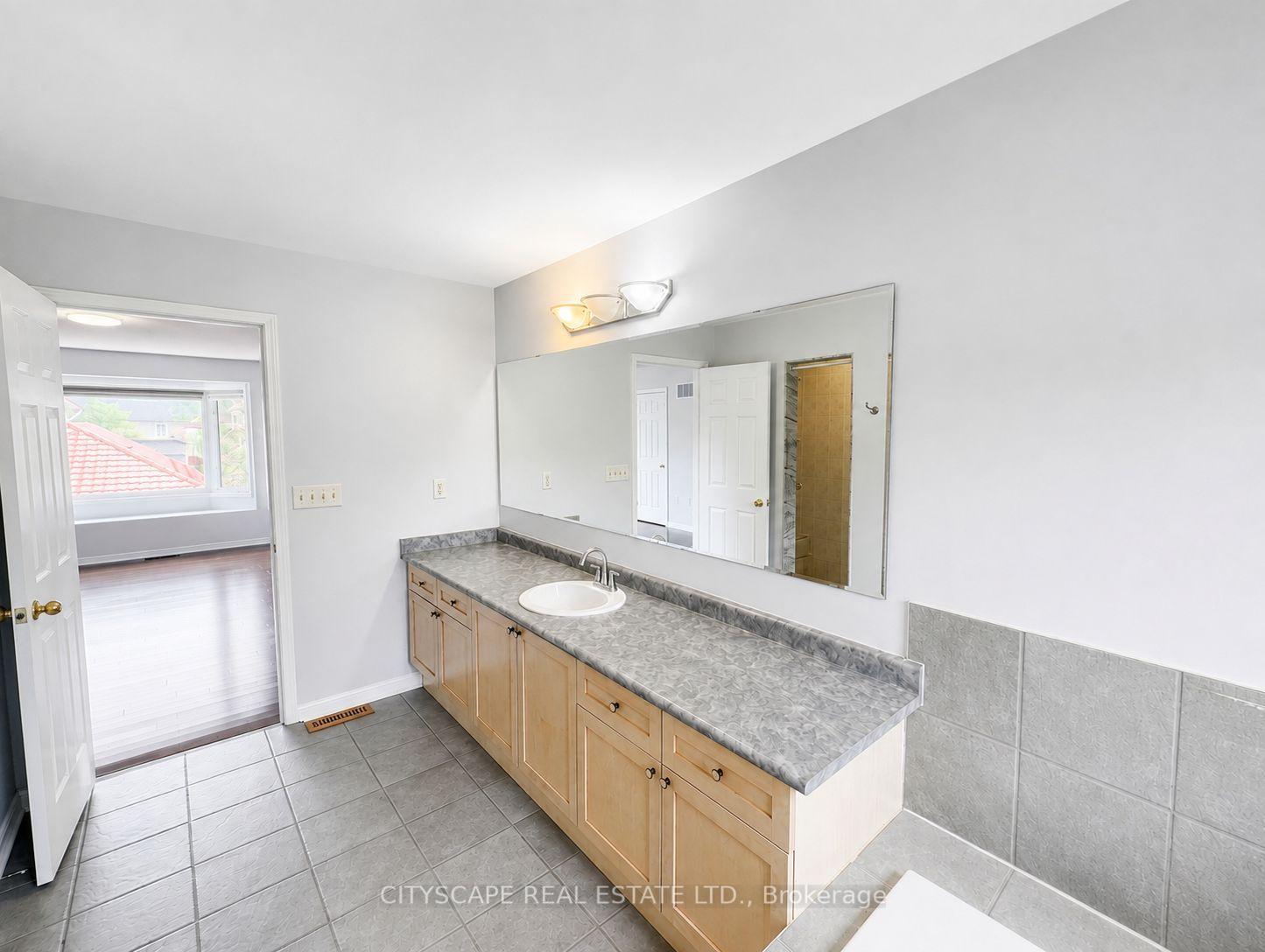 Photo 46 of 19 Selhurst Drive, Brampton, Vales of Castlemore — HOMEH