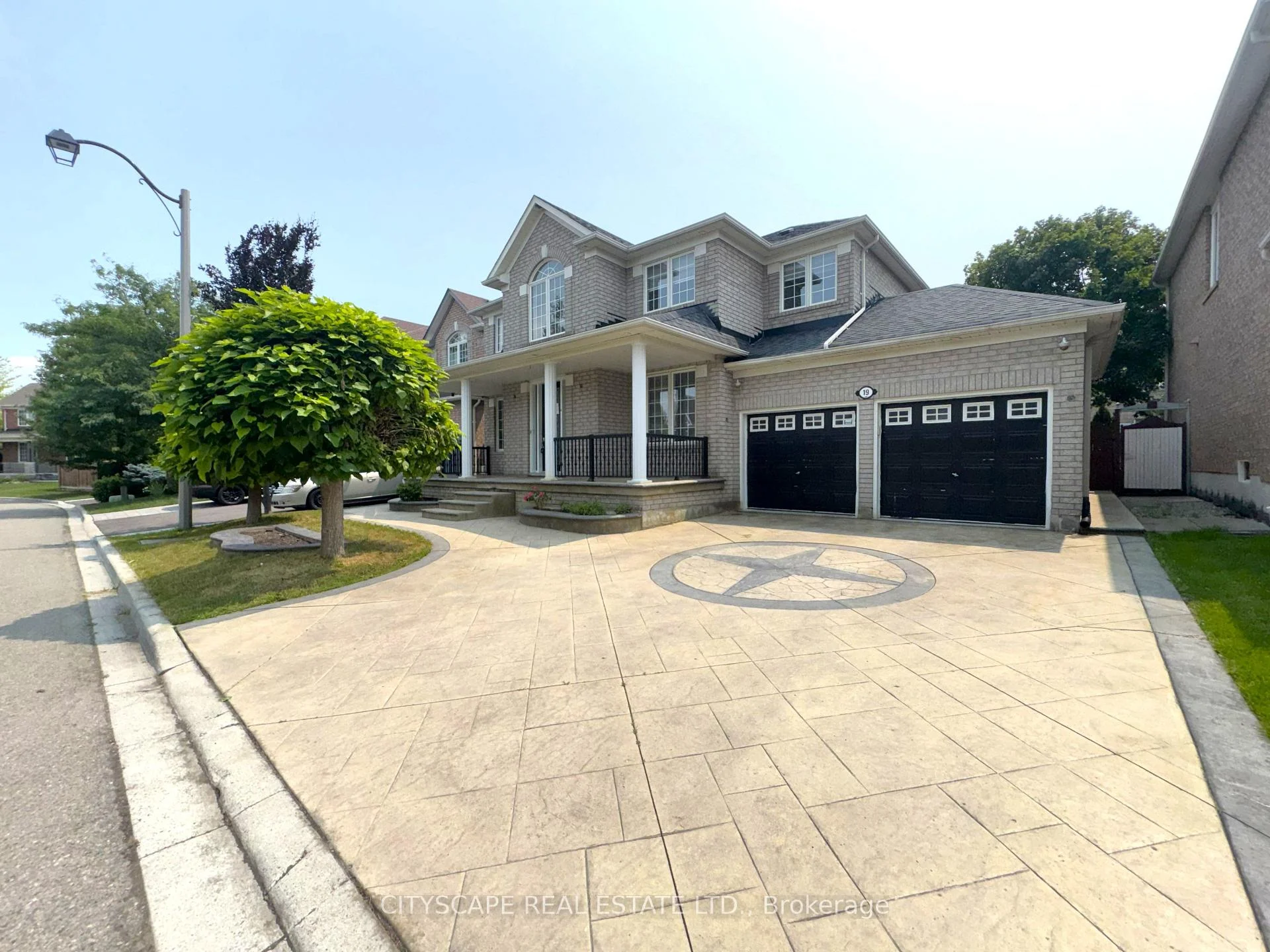 Photo 3 of 19 Selhurst Drive, Brampton, Vales of Castlemore — HOMEH