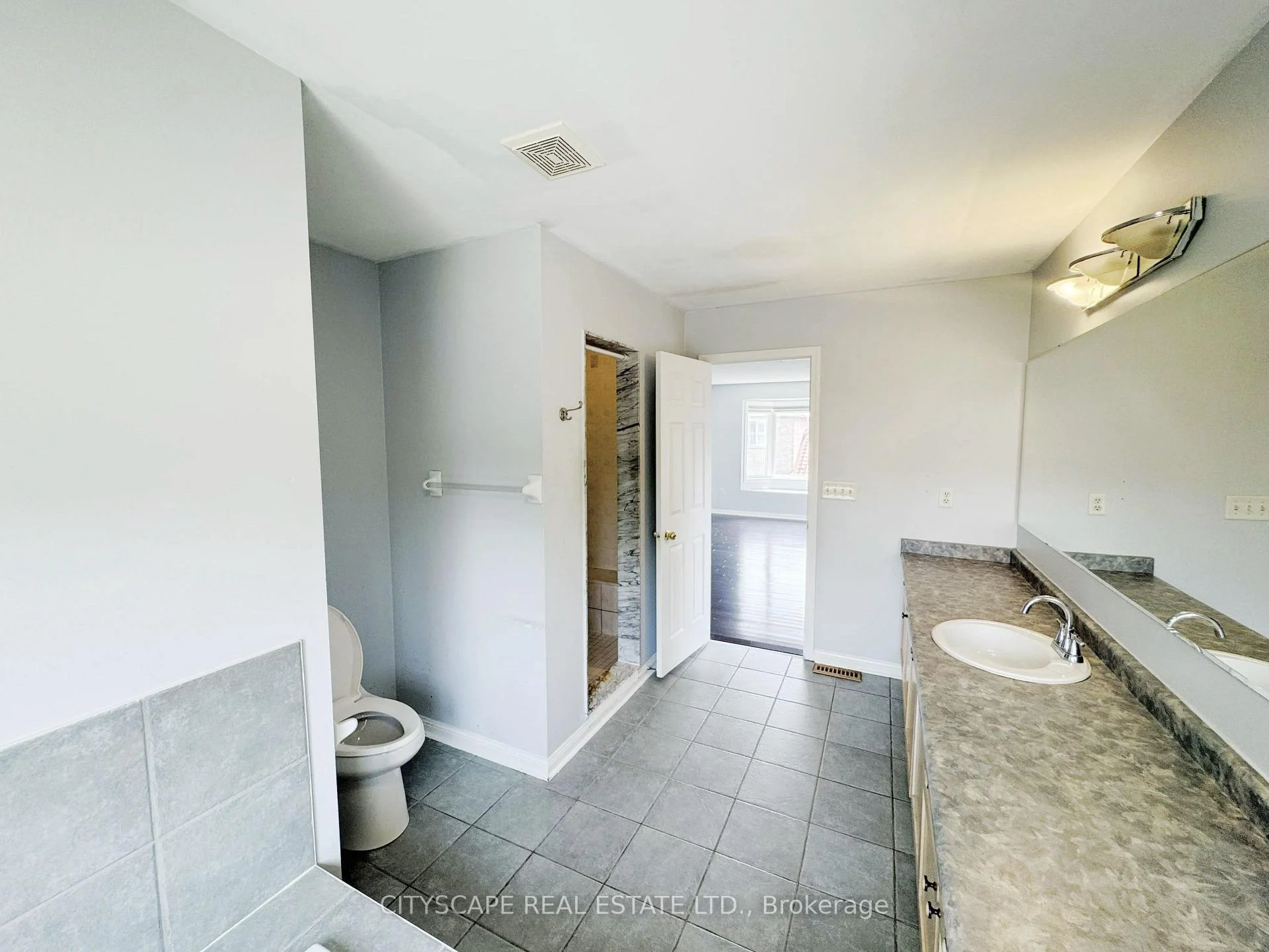 Photo 41 of 19 Selhurst Drive, Brampton, Vales of Castlemore — HOMEH