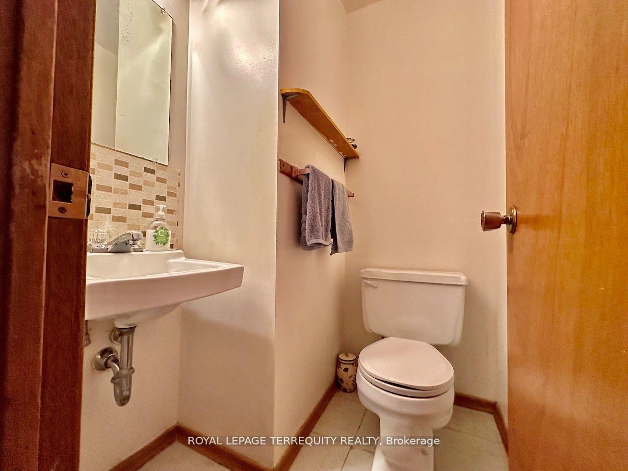 Photo 10 of 35 Orchard Place, Chatham-Kent — HOMEH