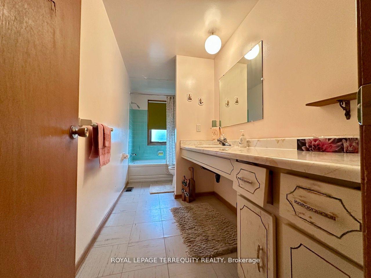 Photo 12 of 35 Orchard Place, Chatham-Kent — HOMEH