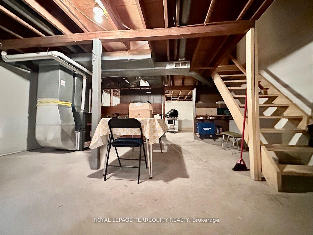 Photo 17 of 35 Orchard Place, Chatham-Kent — HOMEH