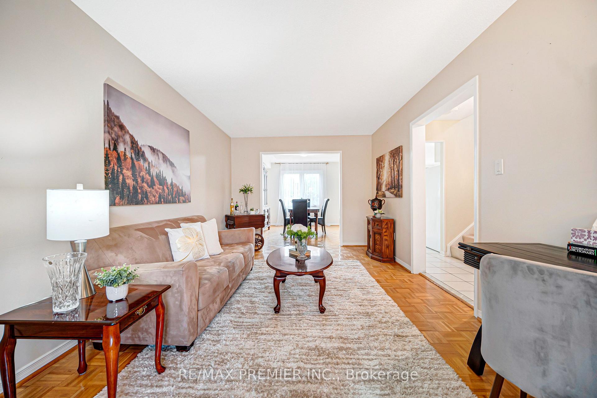 Photo 7 of 90 Pentland Crescent, Vaughan, Maple — HOMEH