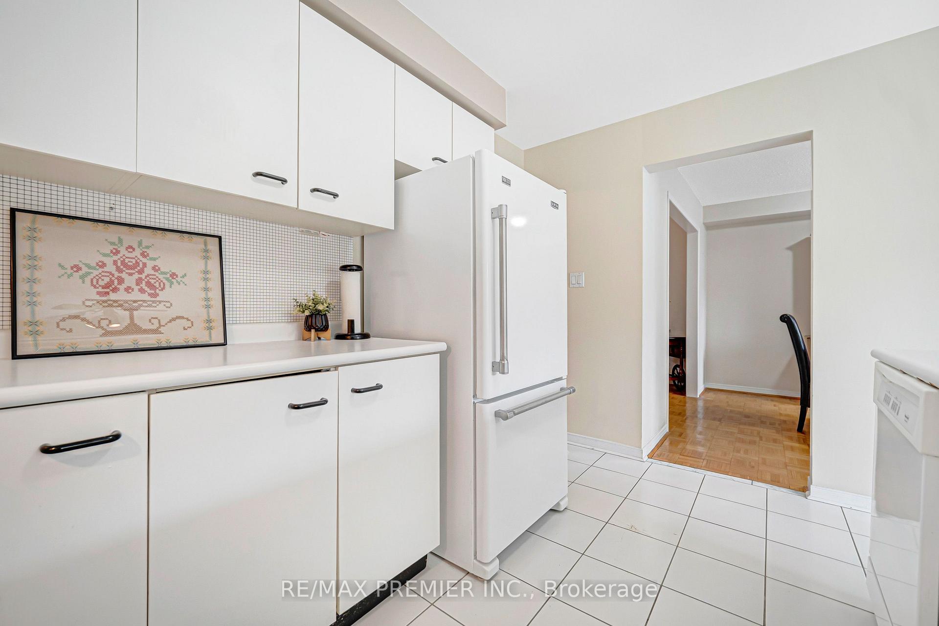 Photo 19 of 90 Pentland Crescent, Vaughan, Maple — HOMEH