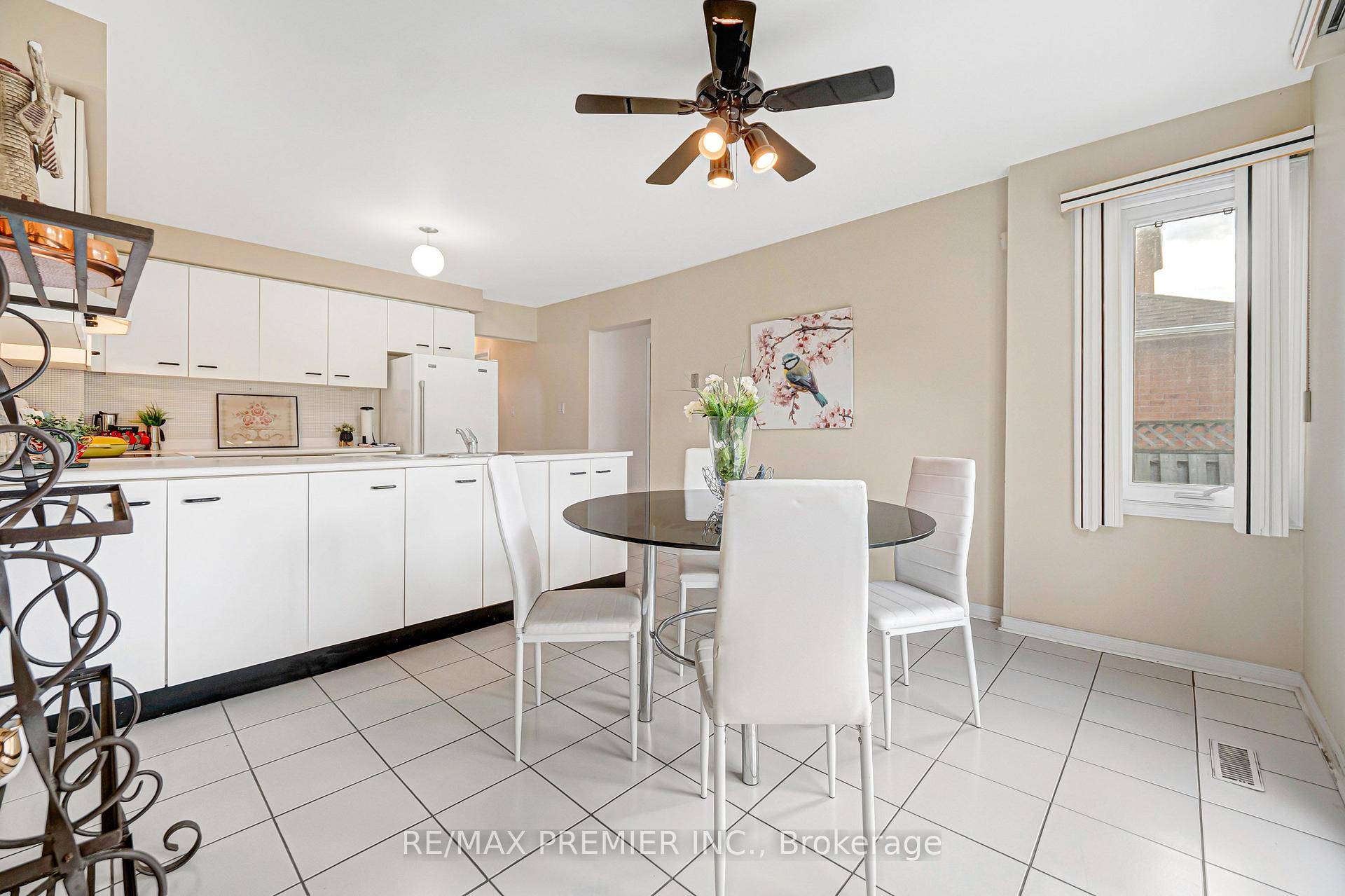 Photo 21 of 90 Pentland Crescent, Vaughan, Maple — HOMEH