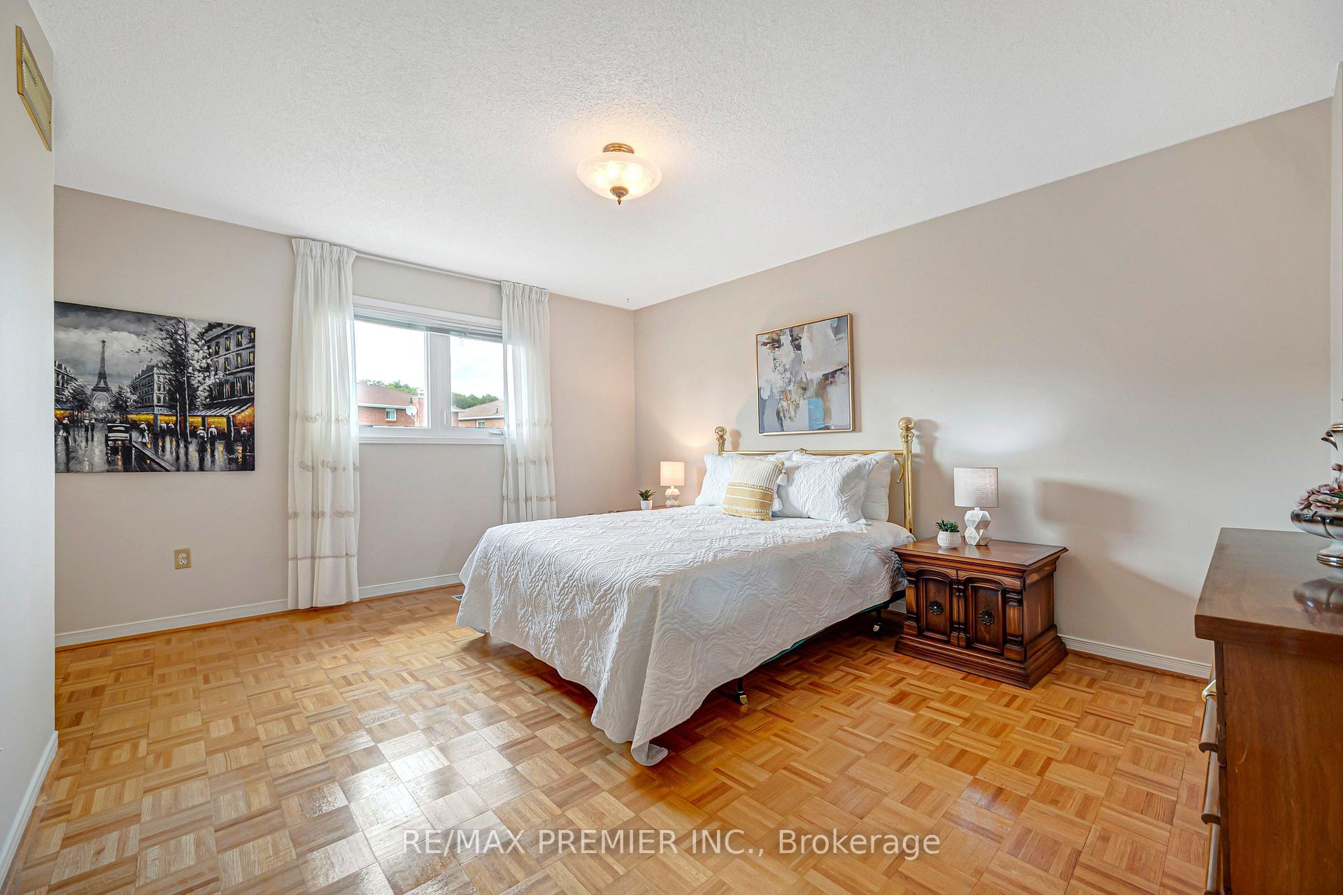 Photo 25 of 90 Pentland Crescent, Vaughan, Maple — HOMEH