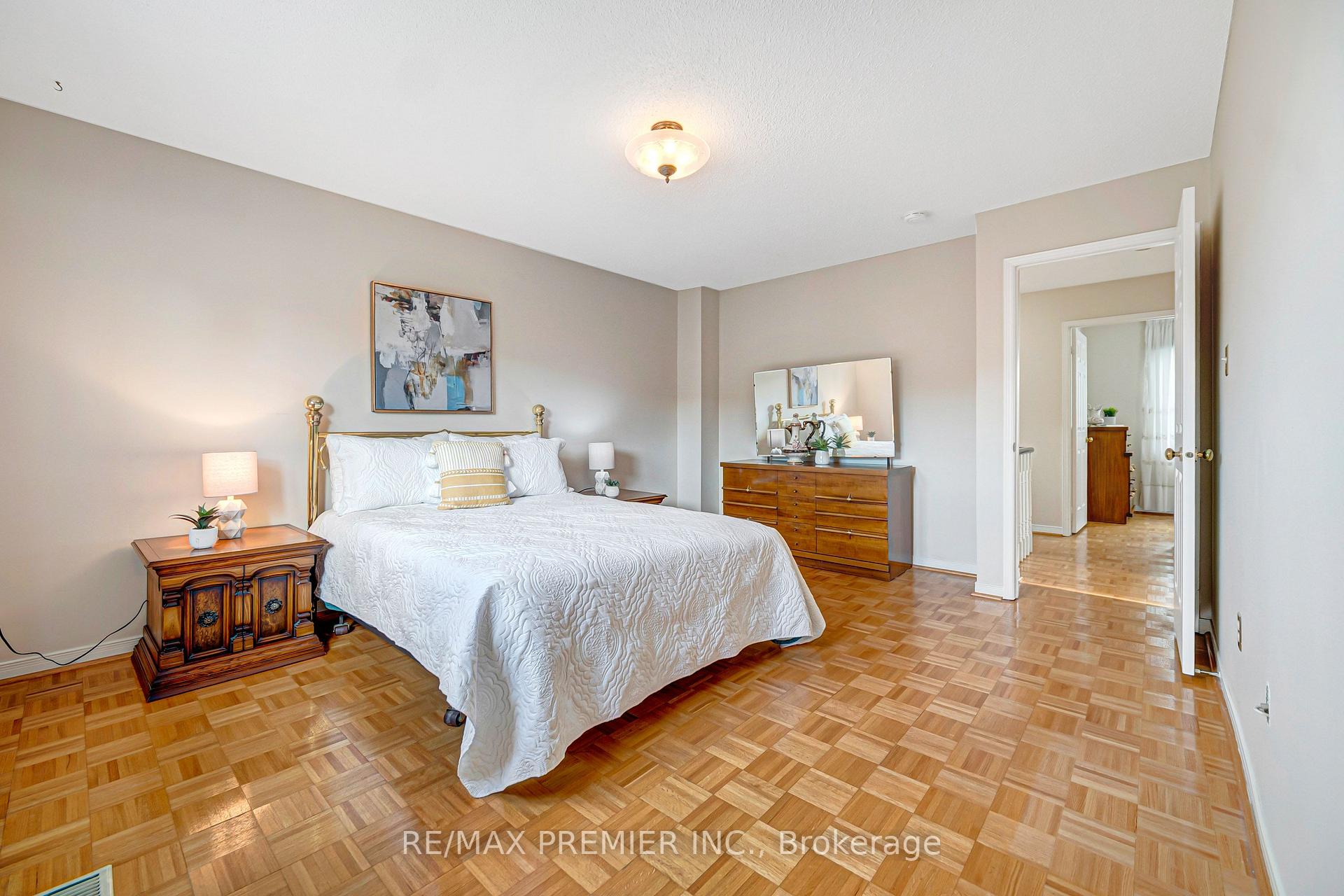 Photo 27 of 90 Pentland Crescent, Vaughan, Maple — HOMEH
