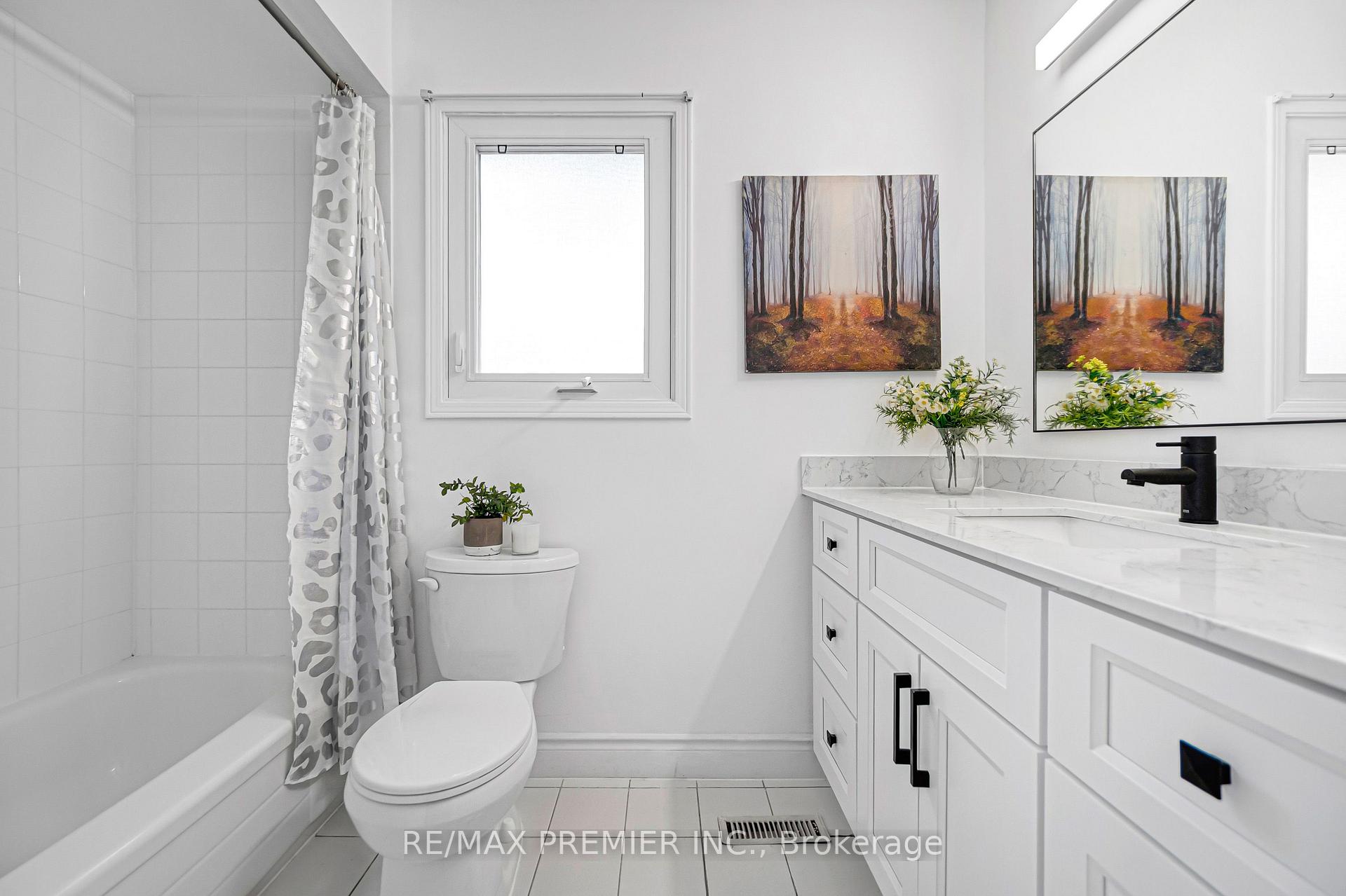 Photo 34 of 90 Pentland Crescent, Vaughan, Maple — HOMEH