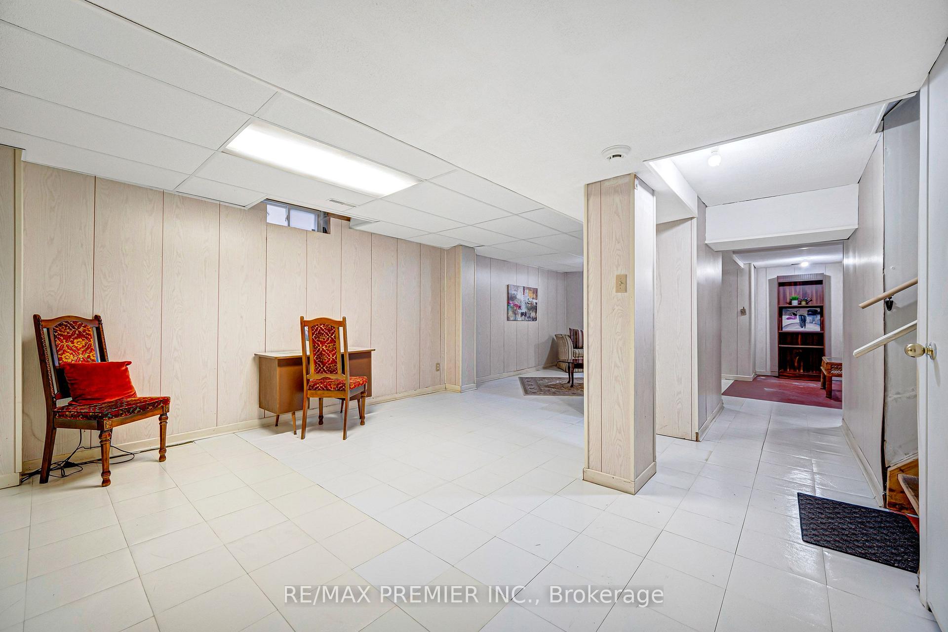 Photo 35 of 90 Pentland Crescent, Vaughan, Maple — HOMEH