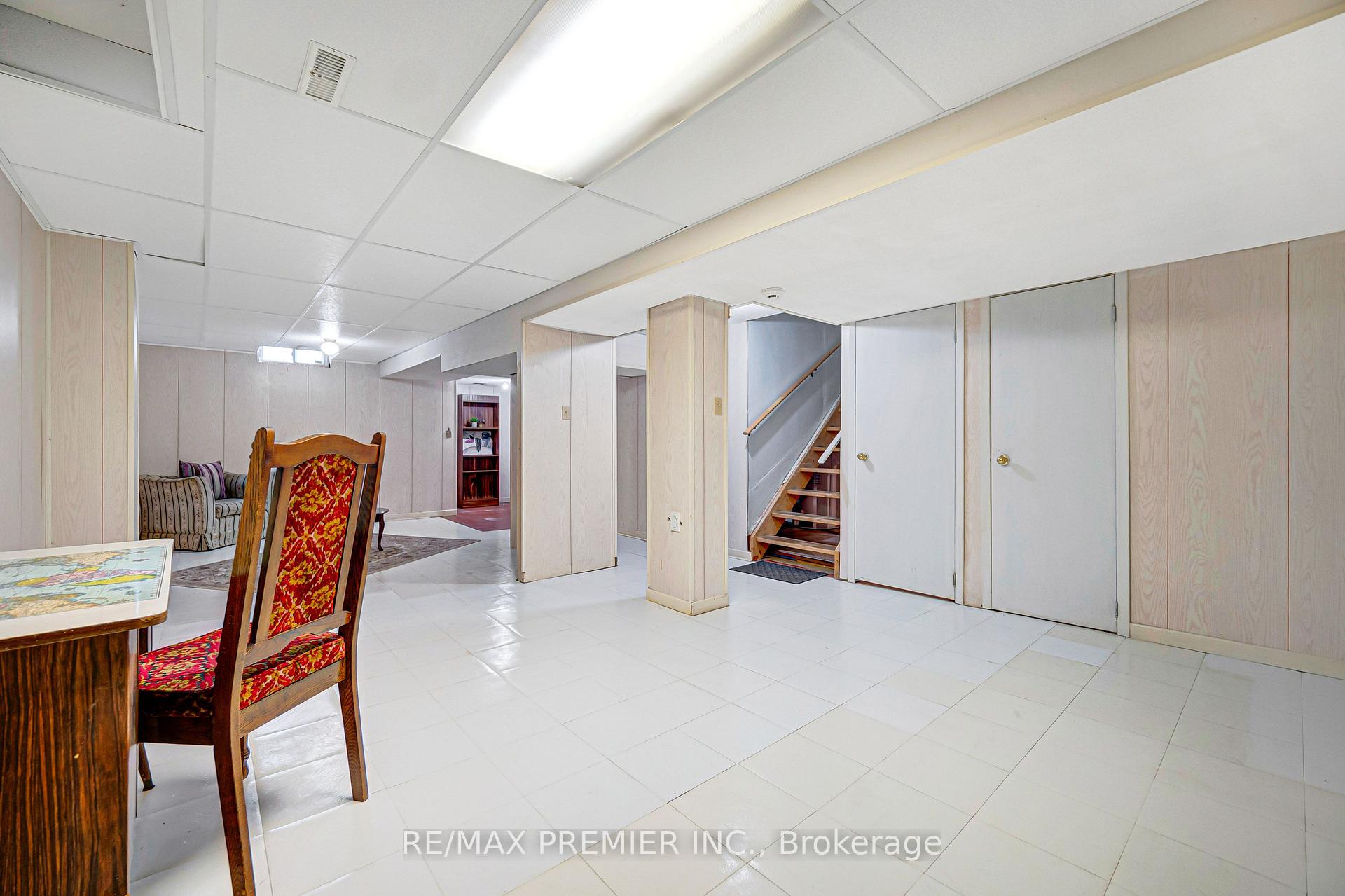 Photo 36 of 90 Pentland Crescent, Vaughan, Maple — HOMEH