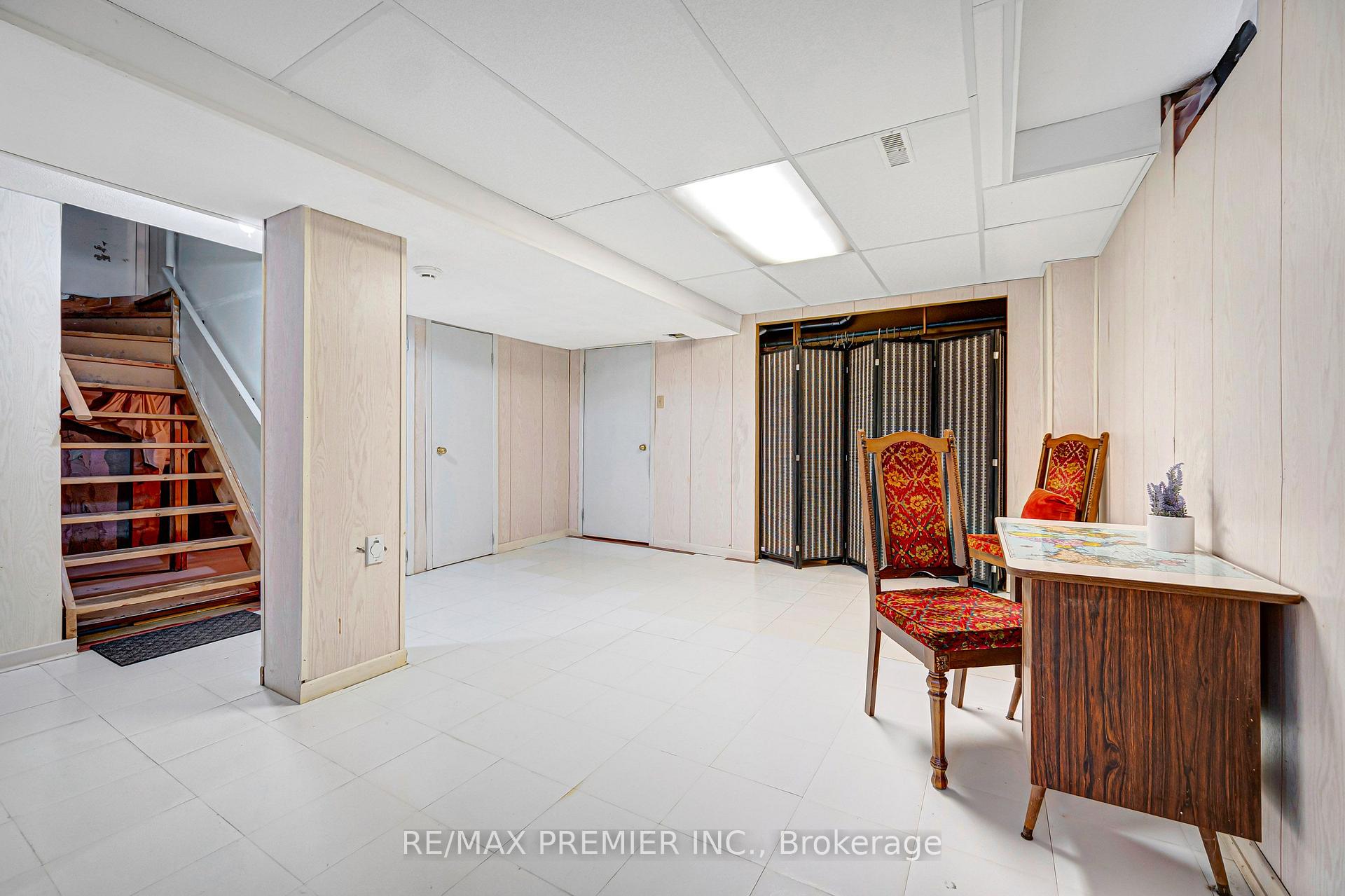 Photo 37 of 90 Pentland Crescent, Vaughan, Maple — HOMEH