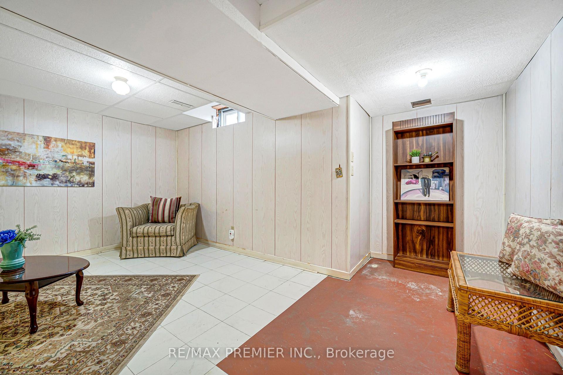 Photo 39 of 90 Pentland Crescent, Vaughan, Maple — HOMEH