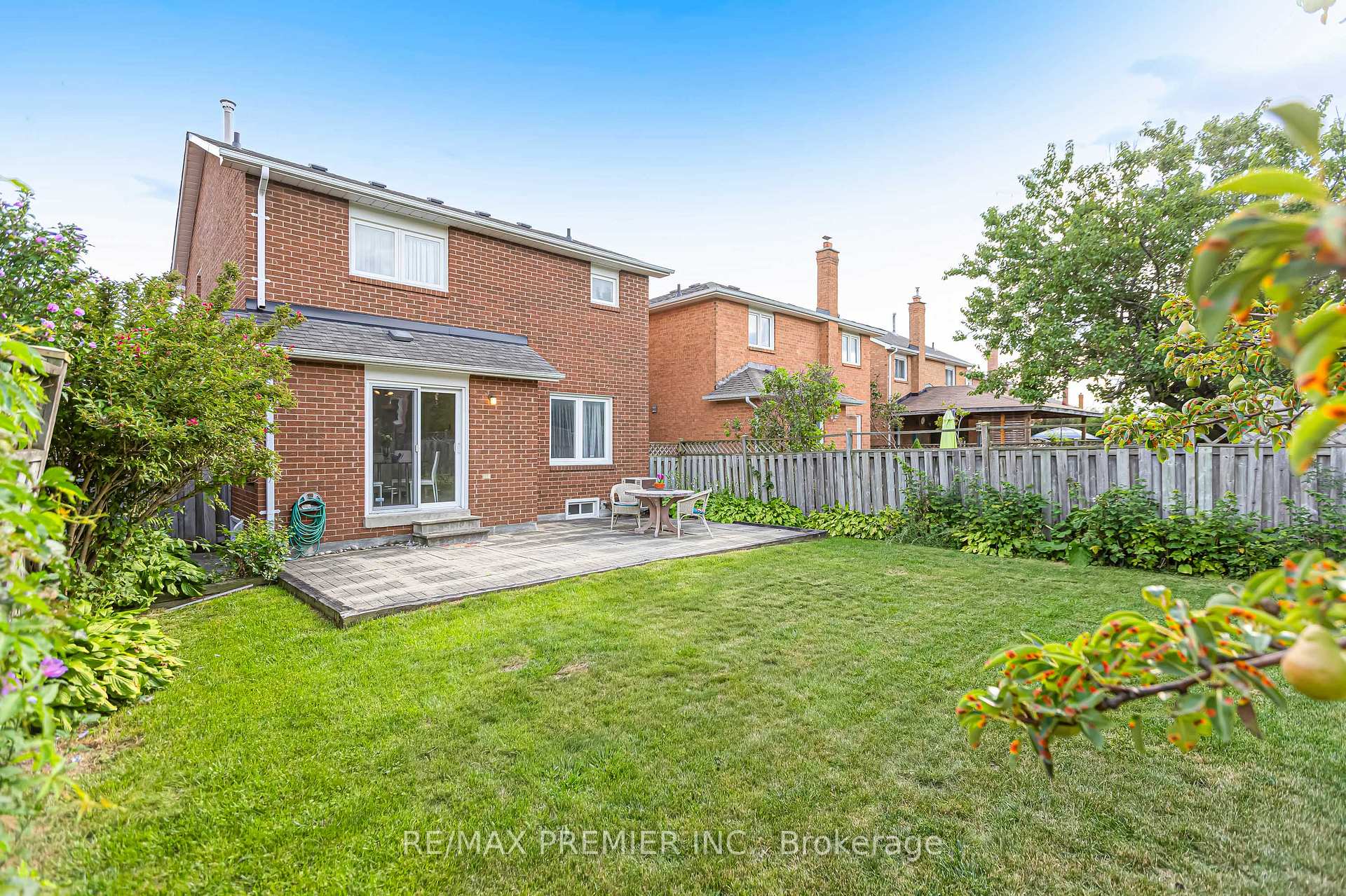 Photo 44 of 90 Pentland Crescent, Vaughan, Maple — HOMEH
