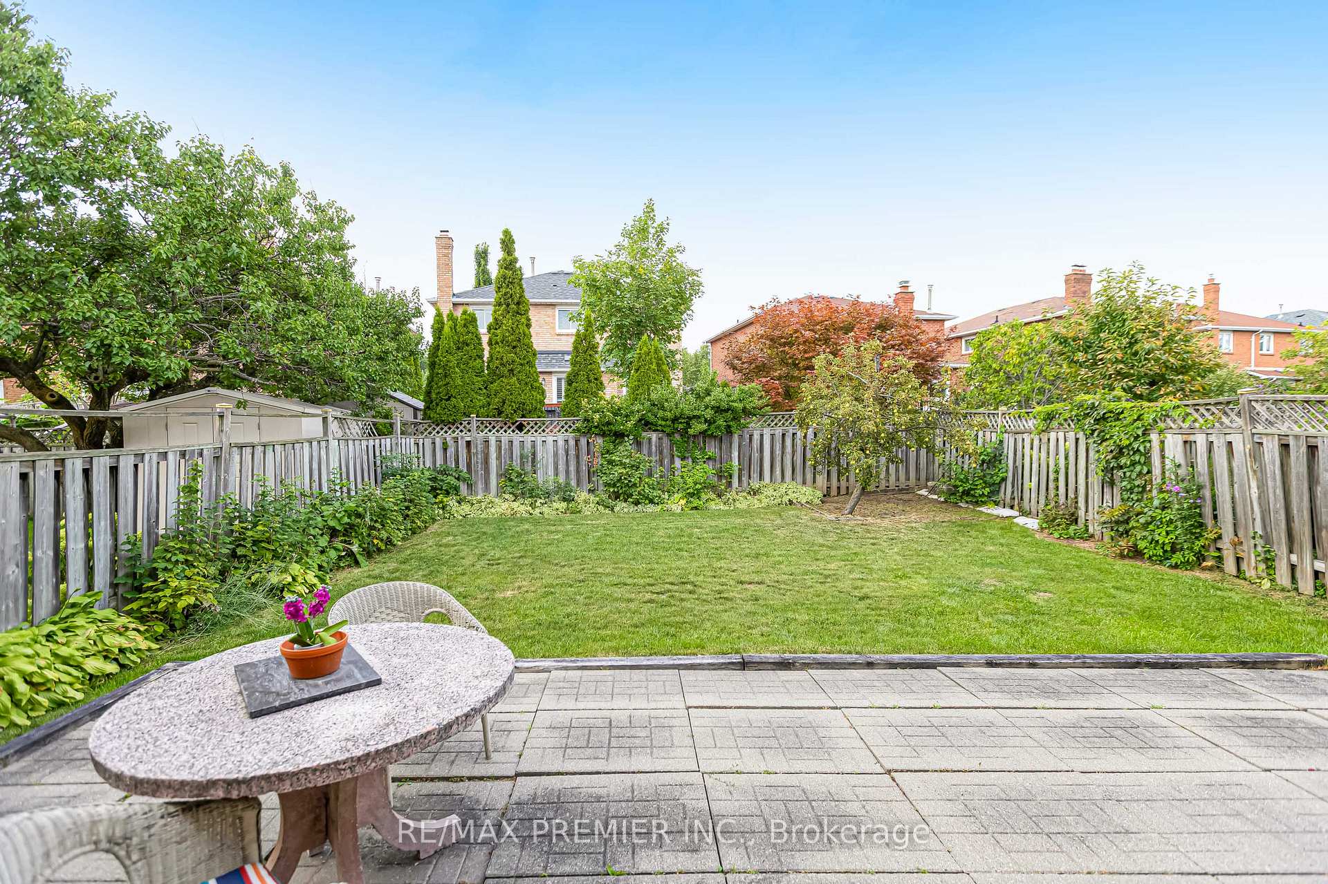 Photo 48 of 90 Pentland Crescent, Vaughan, Maple — HOMEH