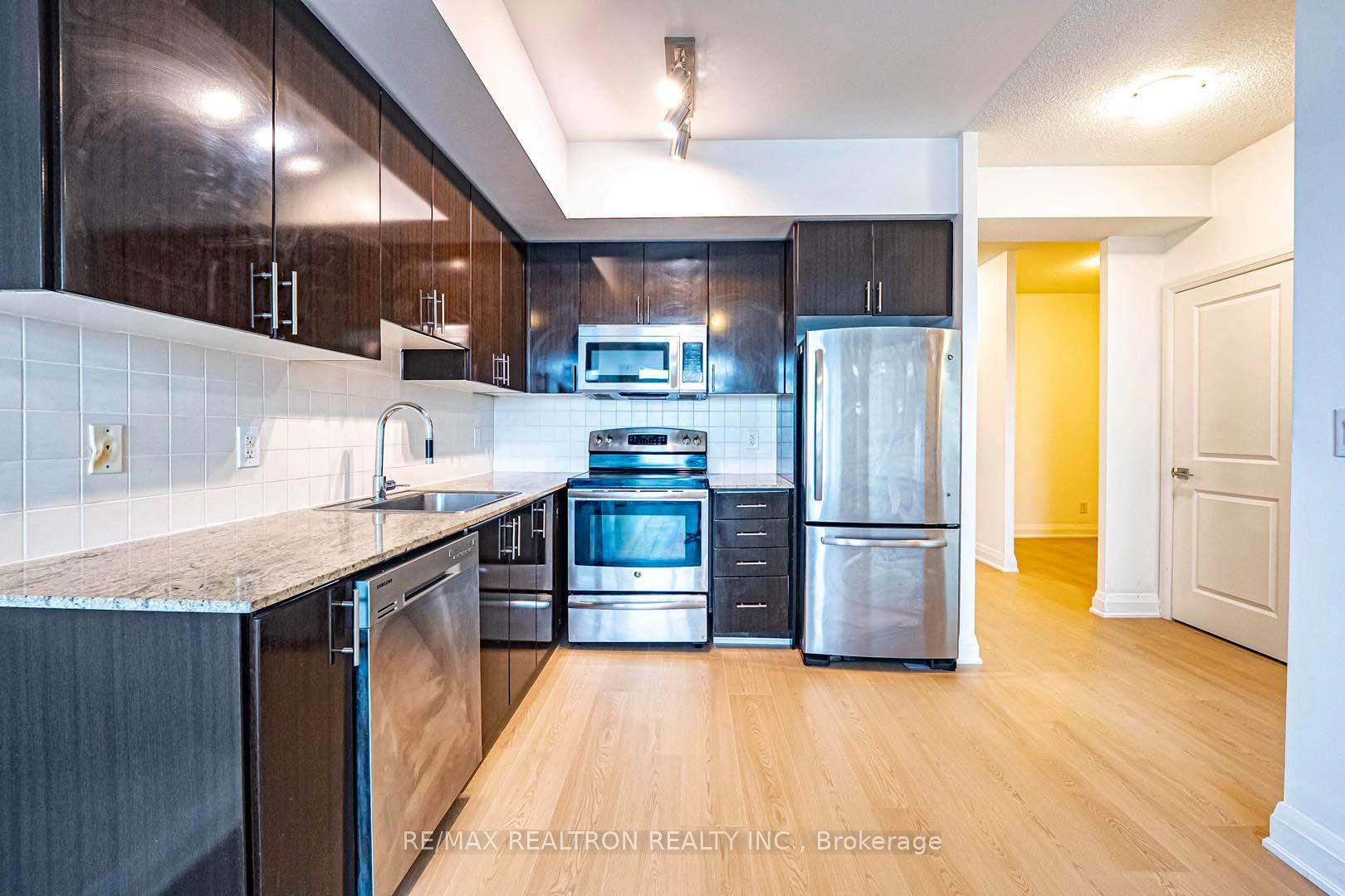 Photo 6 of Unit 418, 7161 Yonge Street, Markham, Grandview — HOMEH