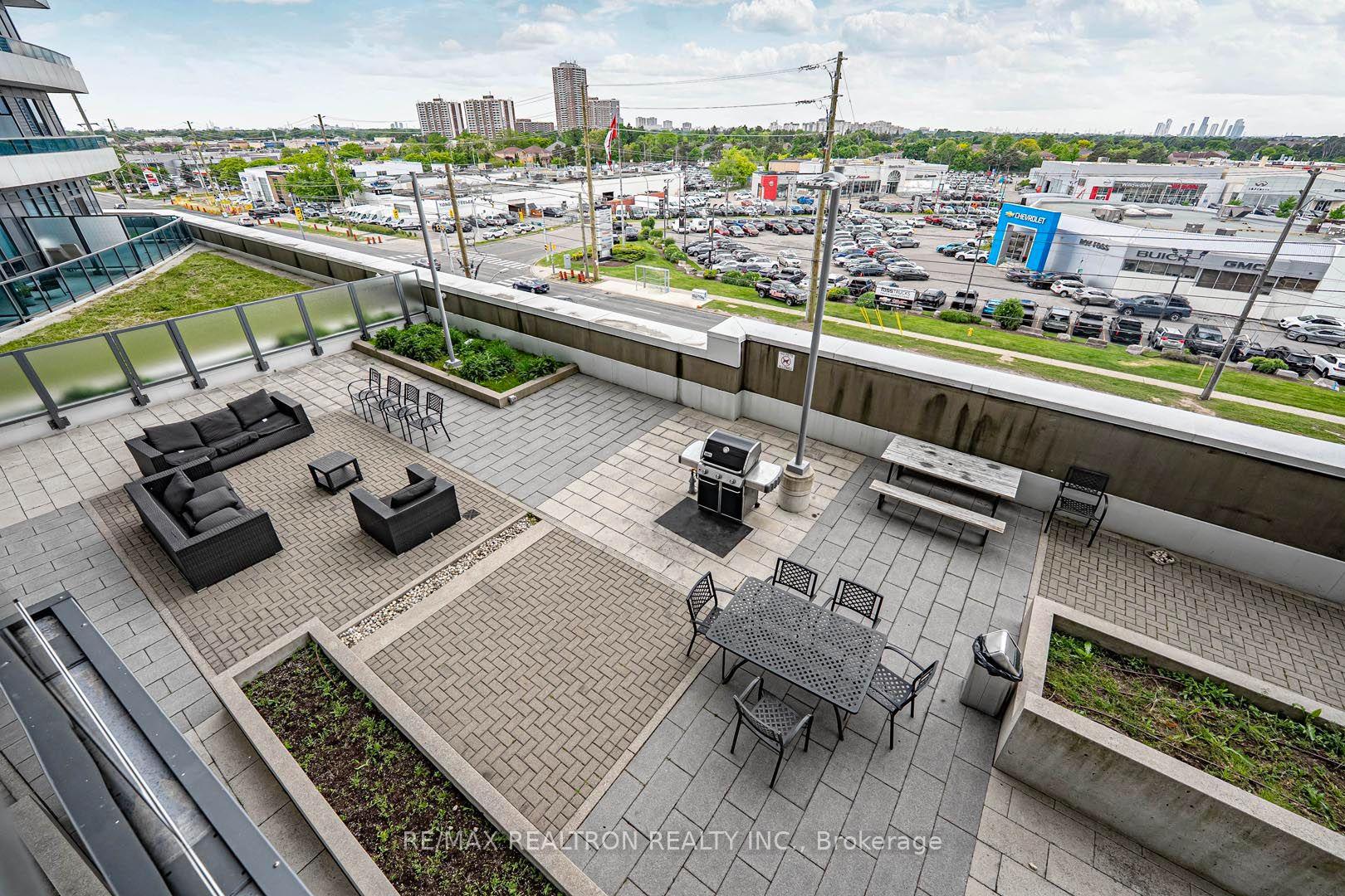 Photo 15 of Unit 418, 7161 Yonge Street, Markham, Grandview — HOMEH