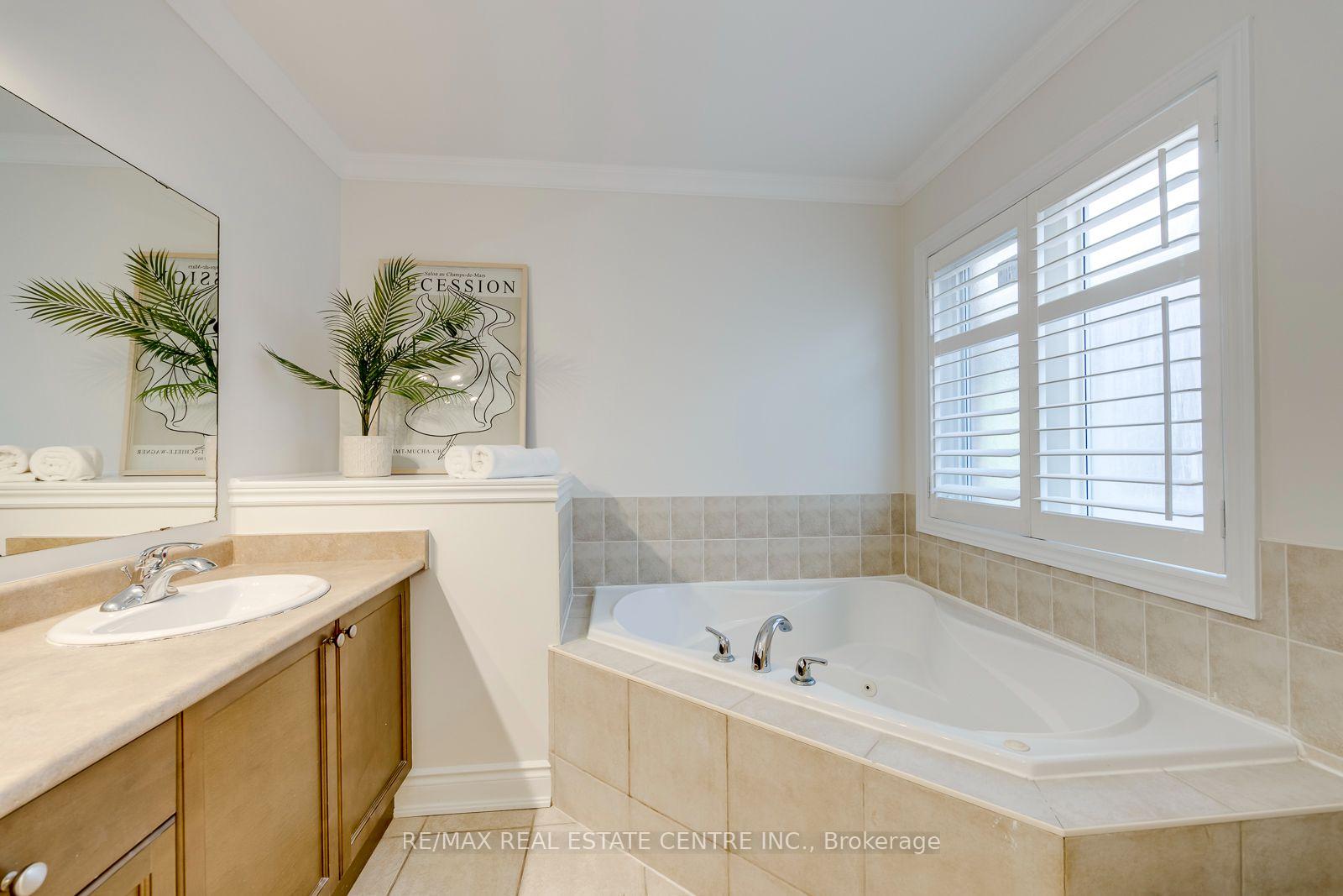 Photo 26 of 290 Duskywing Way, Oakville, Bronte — HOMEH