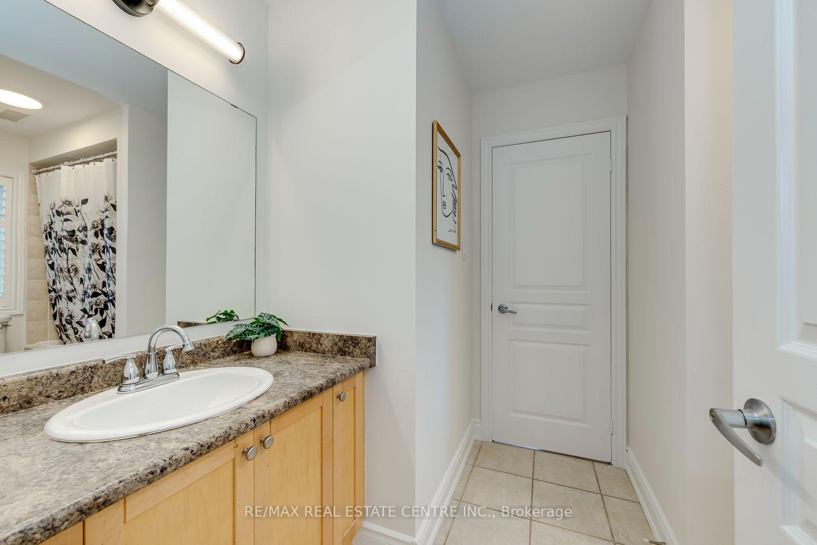 Photo 29 of 290 Duskywing Way, Oakville, Bronte — HOMEH