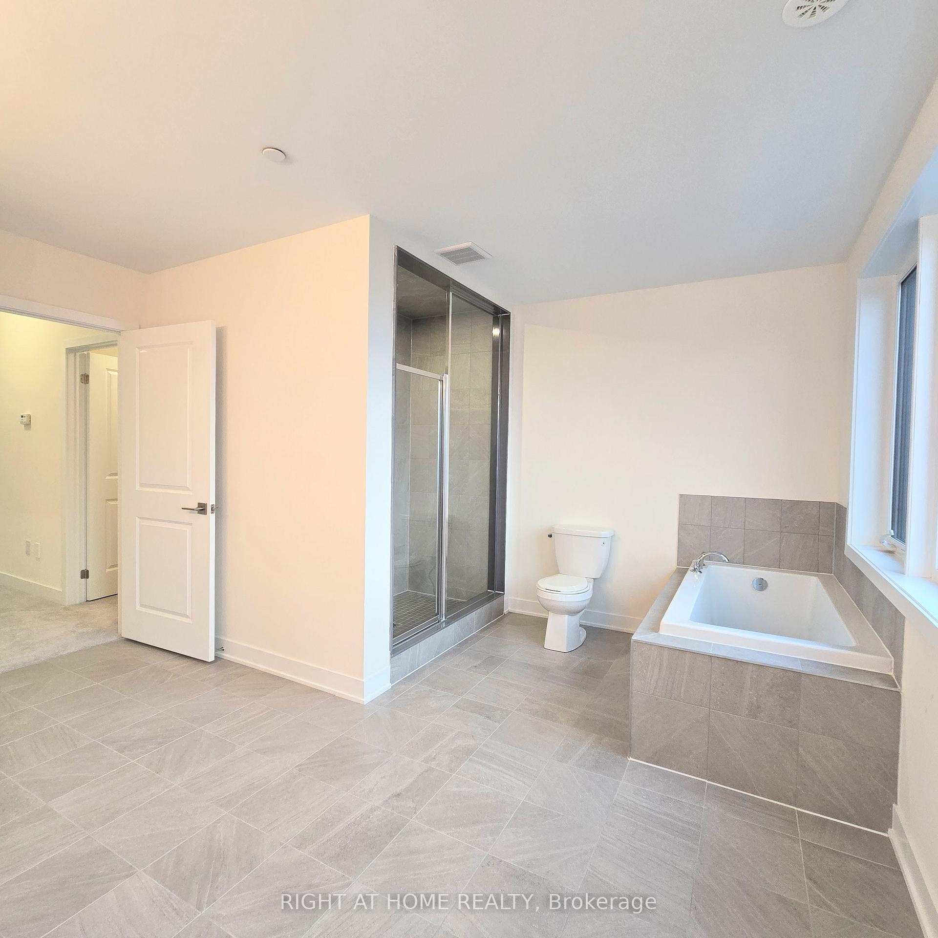 Photo 26 of Unit #Upper Unit, 137 Frederick Tisdale Drive, North York, Downsview-Roding-CFB — HOMEH