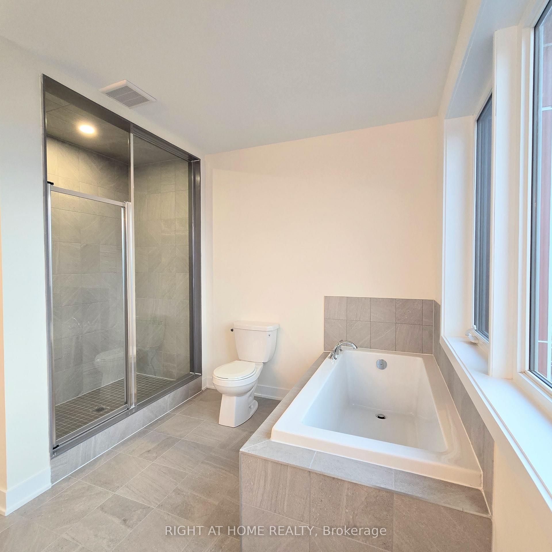 Photo 27 of Unit #Upper Unit, 137 Frederick Tisdale Drive, North York, Downsview-Roding-CFB — HOMEH