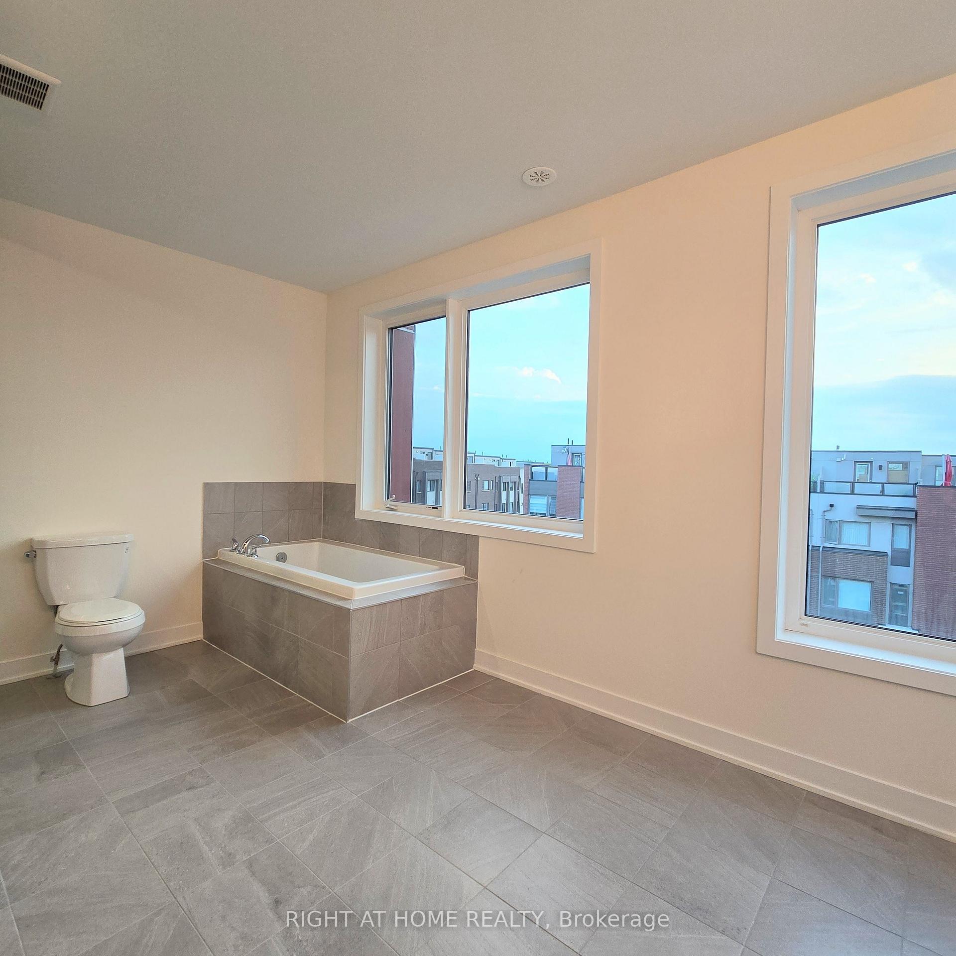 Photo 28 of Unit #Upper Unit, 137 Frederick Tisdale Drive, North York, Downsview-Roding-CFB — HOMEH